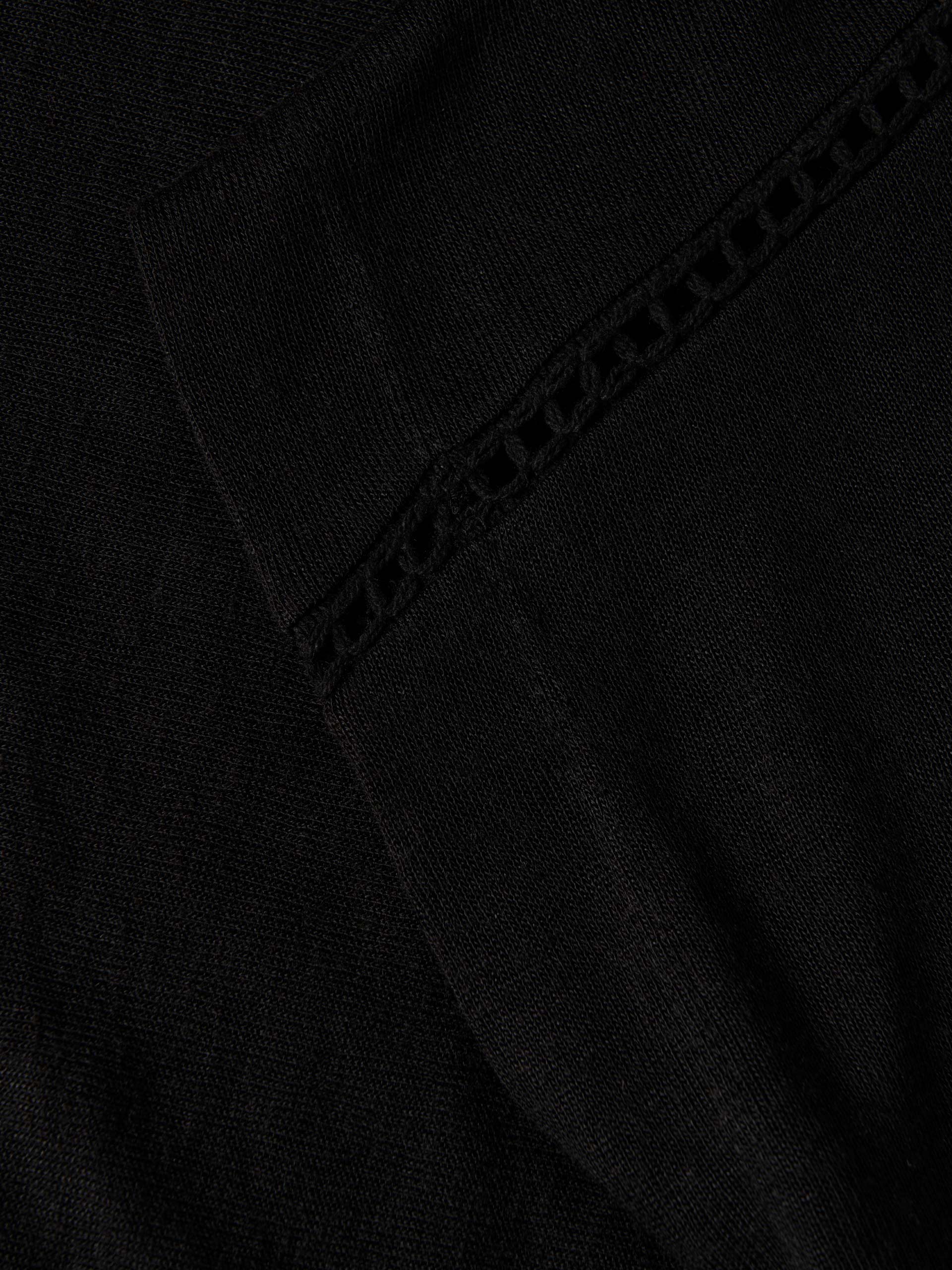 T-shirt com detalhes