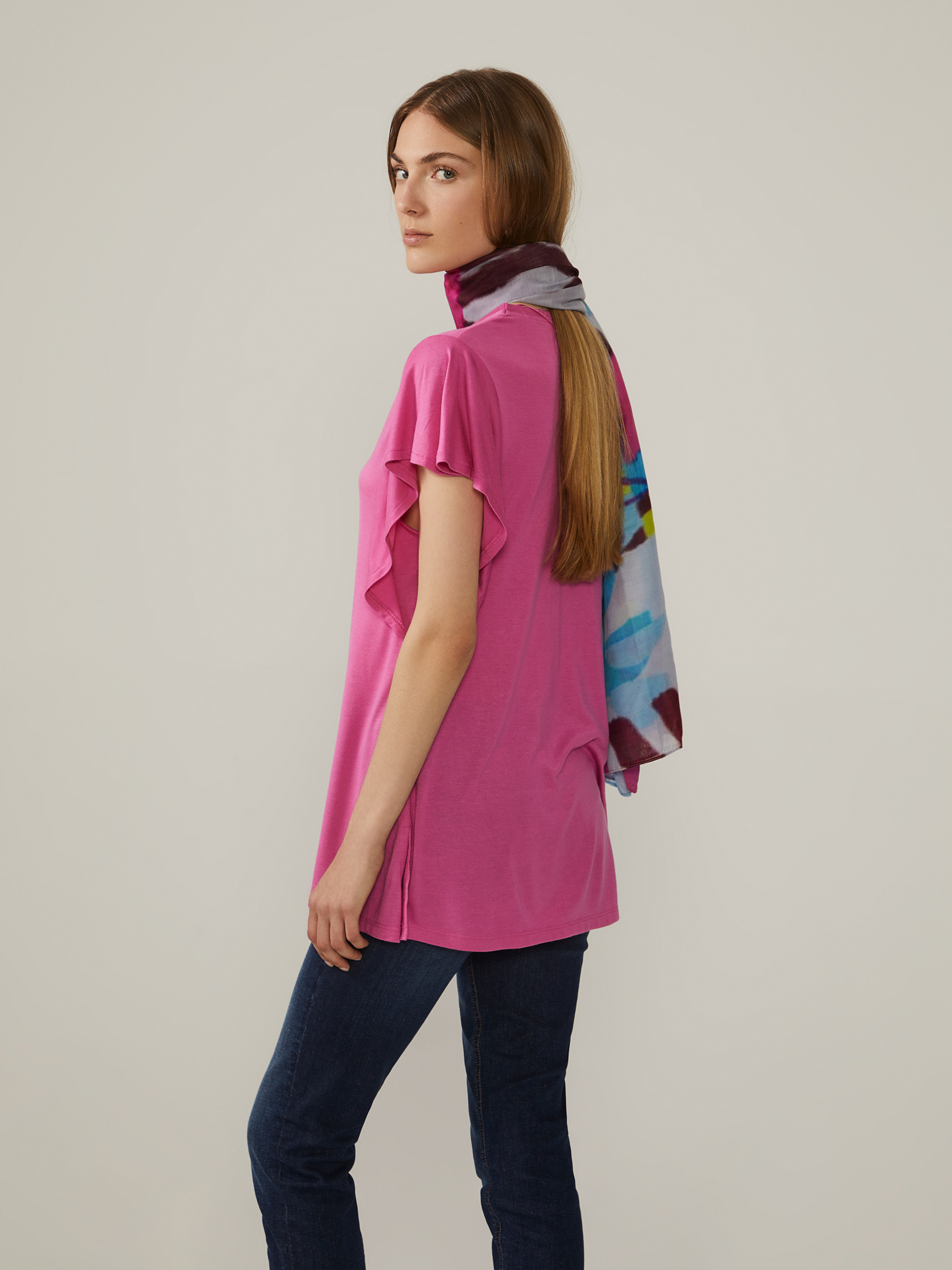 T-Shirt com folhos nas mangas