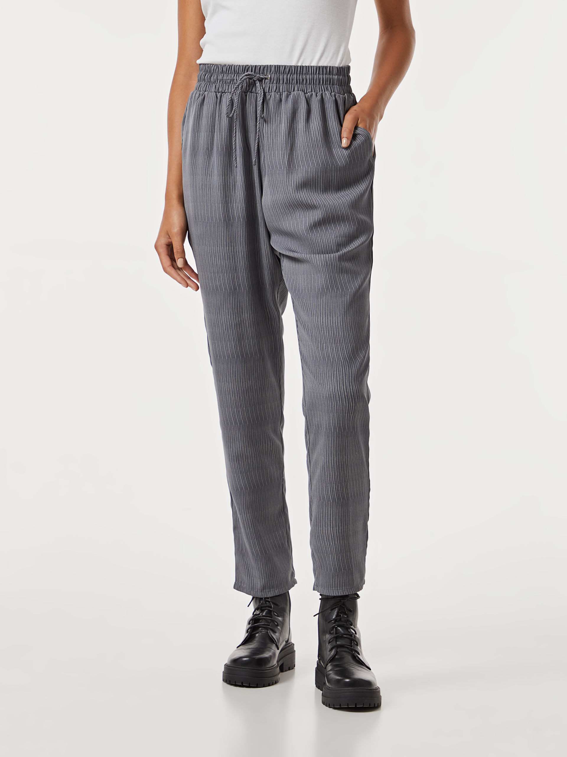 Calças jogger fluidas