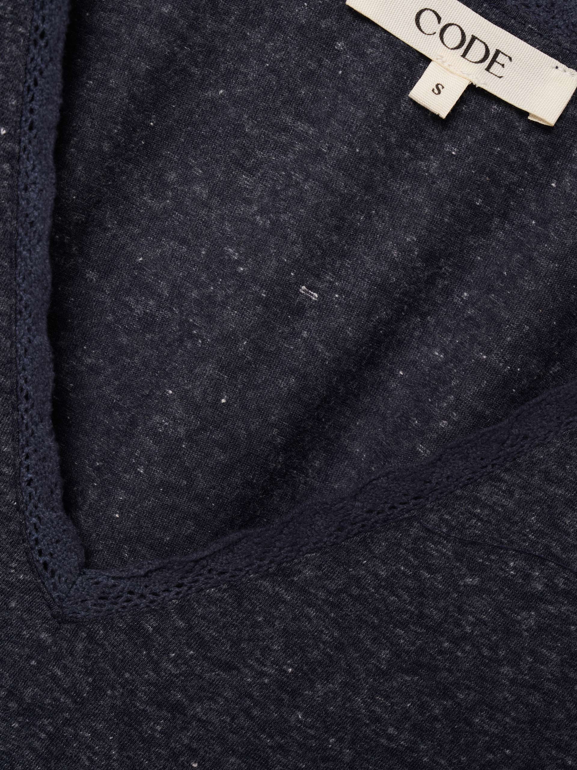 T-shirt com decote em V