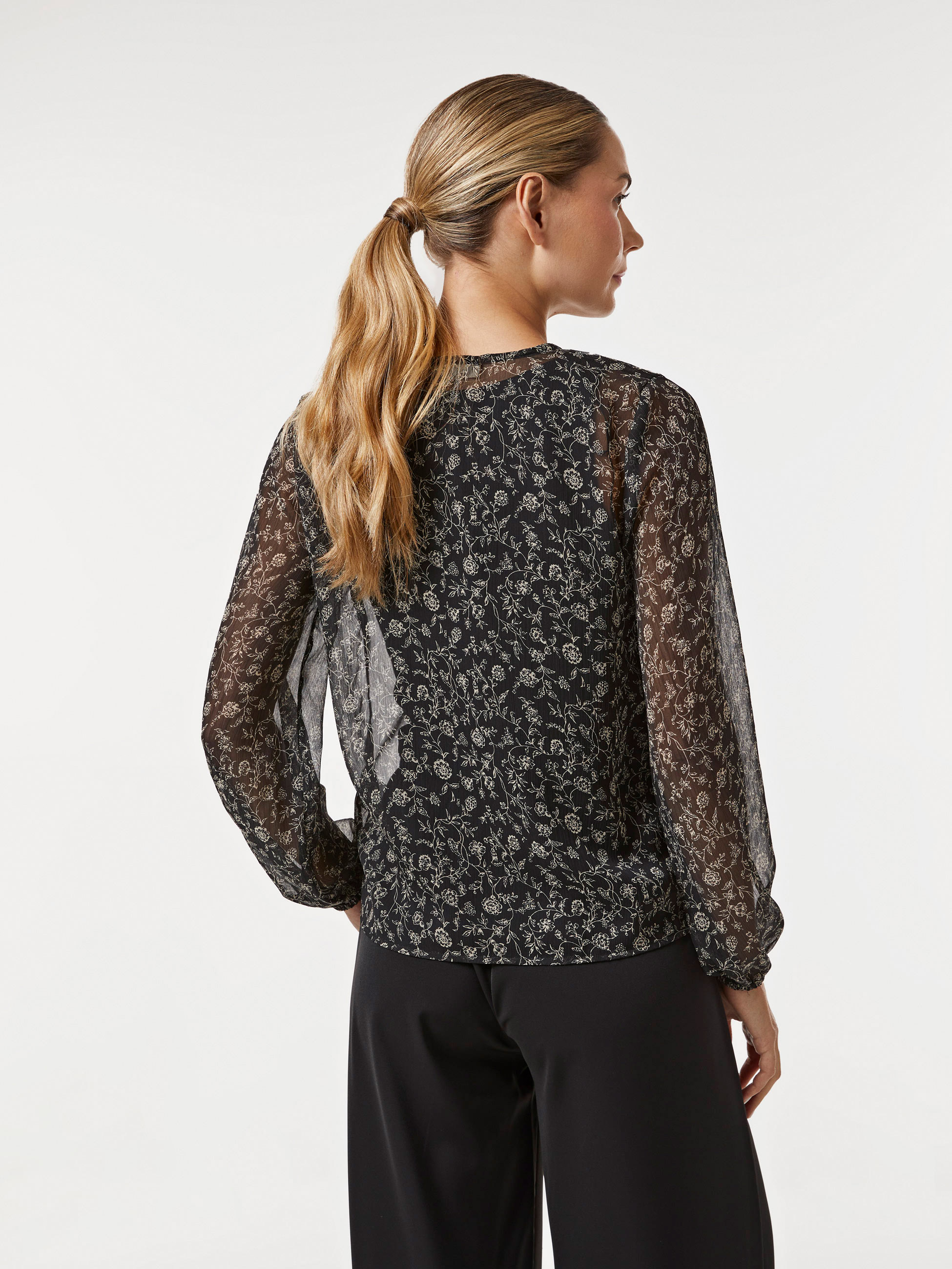 Camisa com transparência