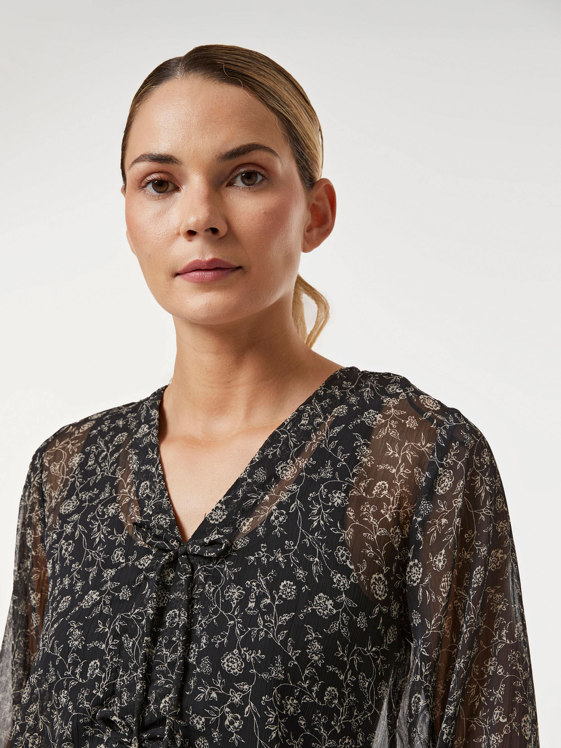 Camisa com transparência