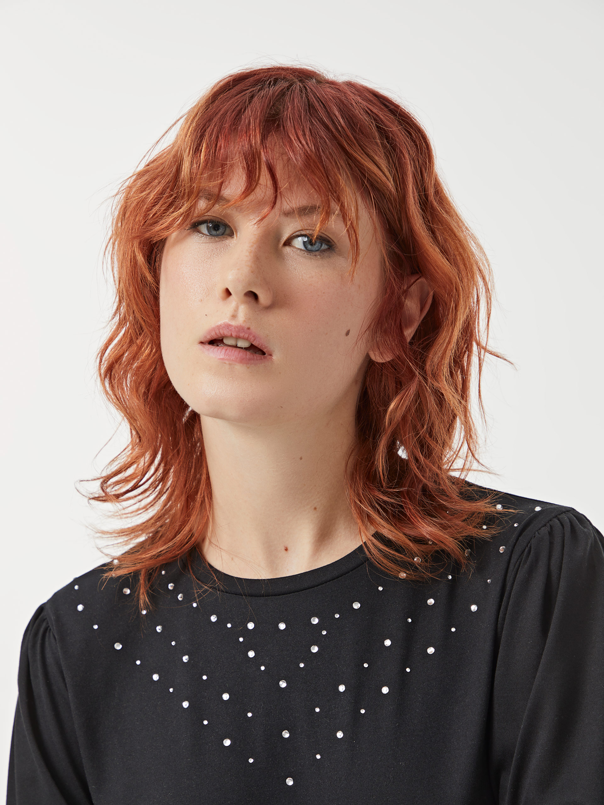 Camisola com brilhantes