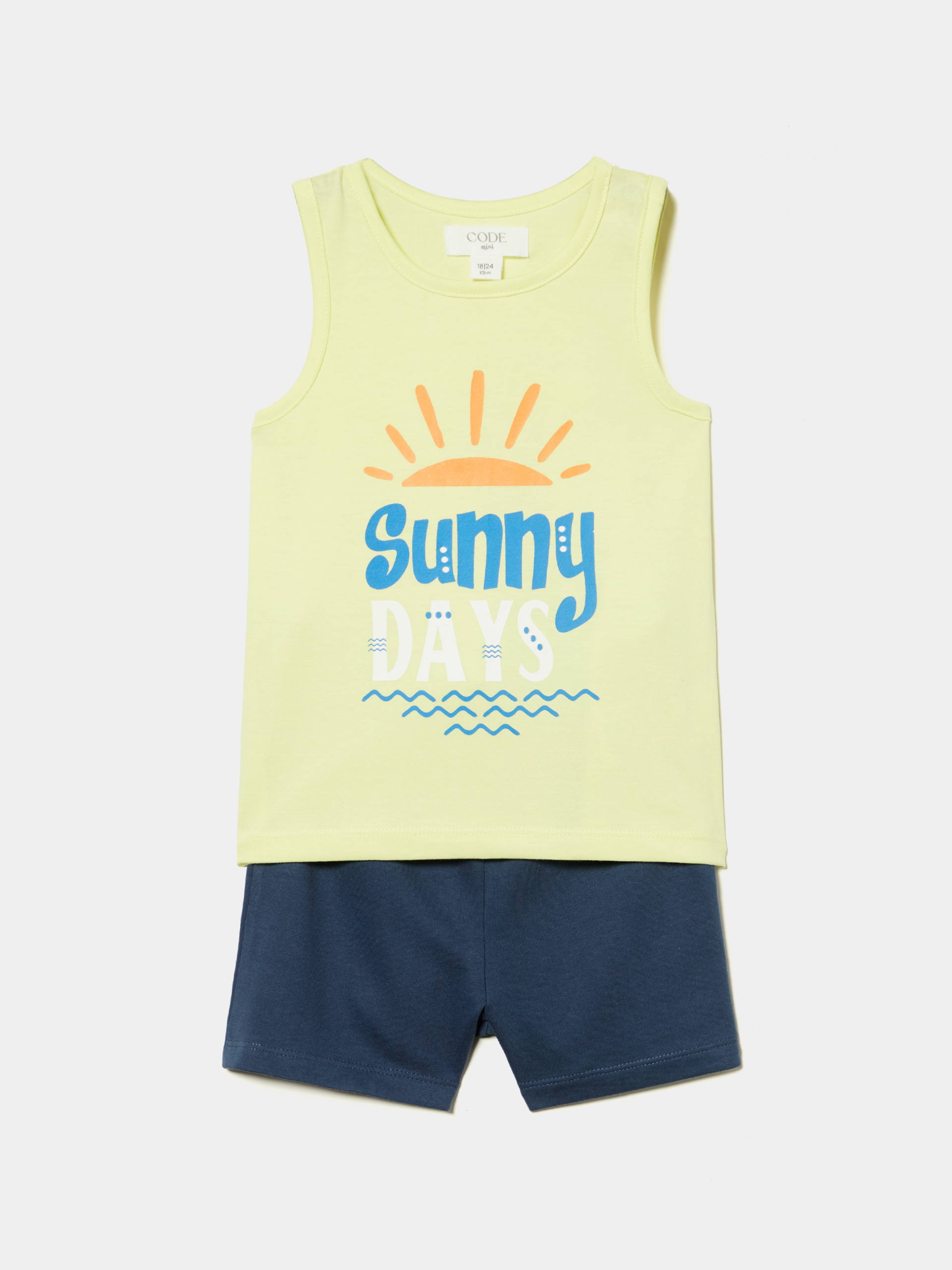 Conjunto de t-shirt e calção