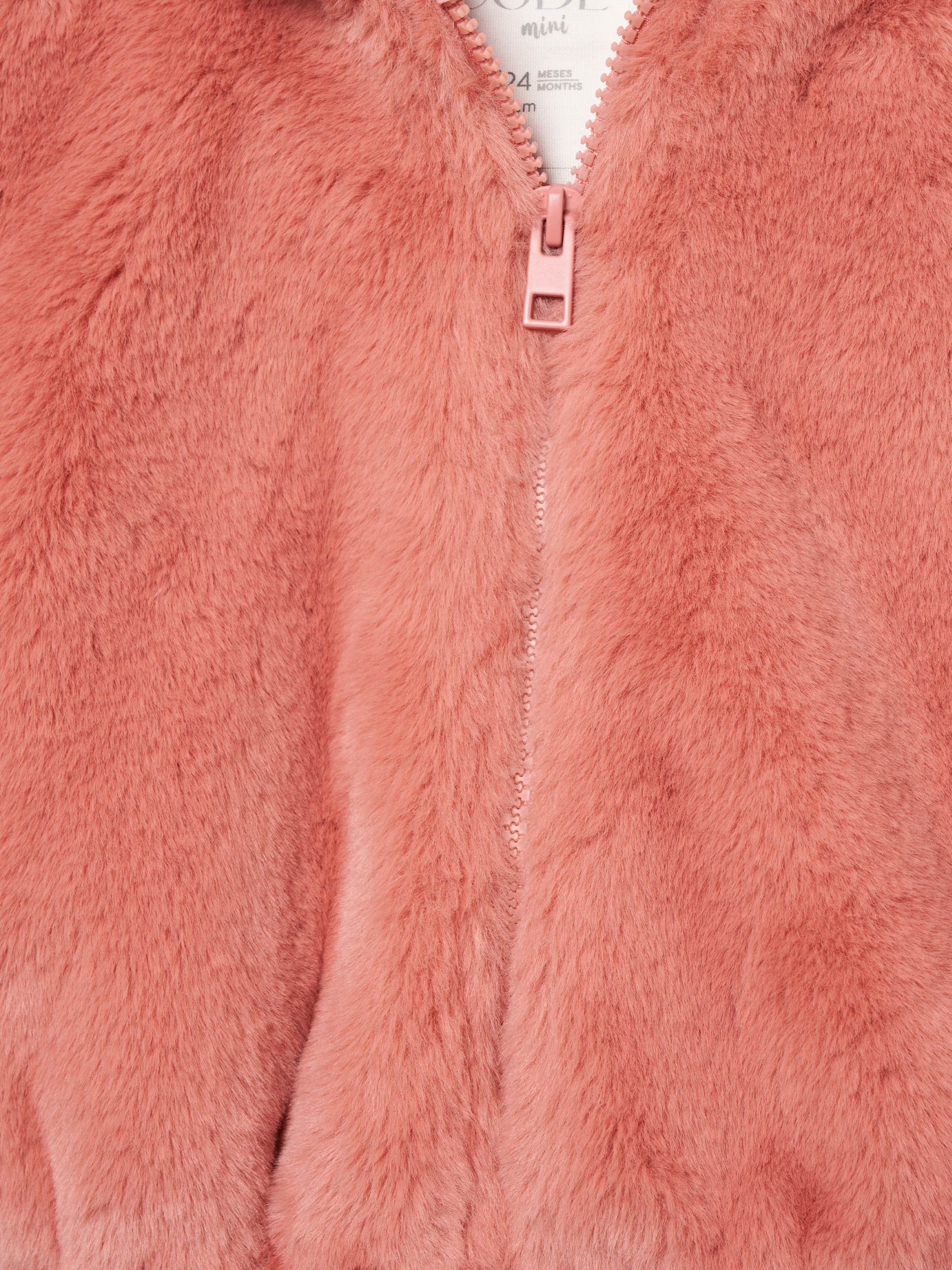 Casaco pelo sintético