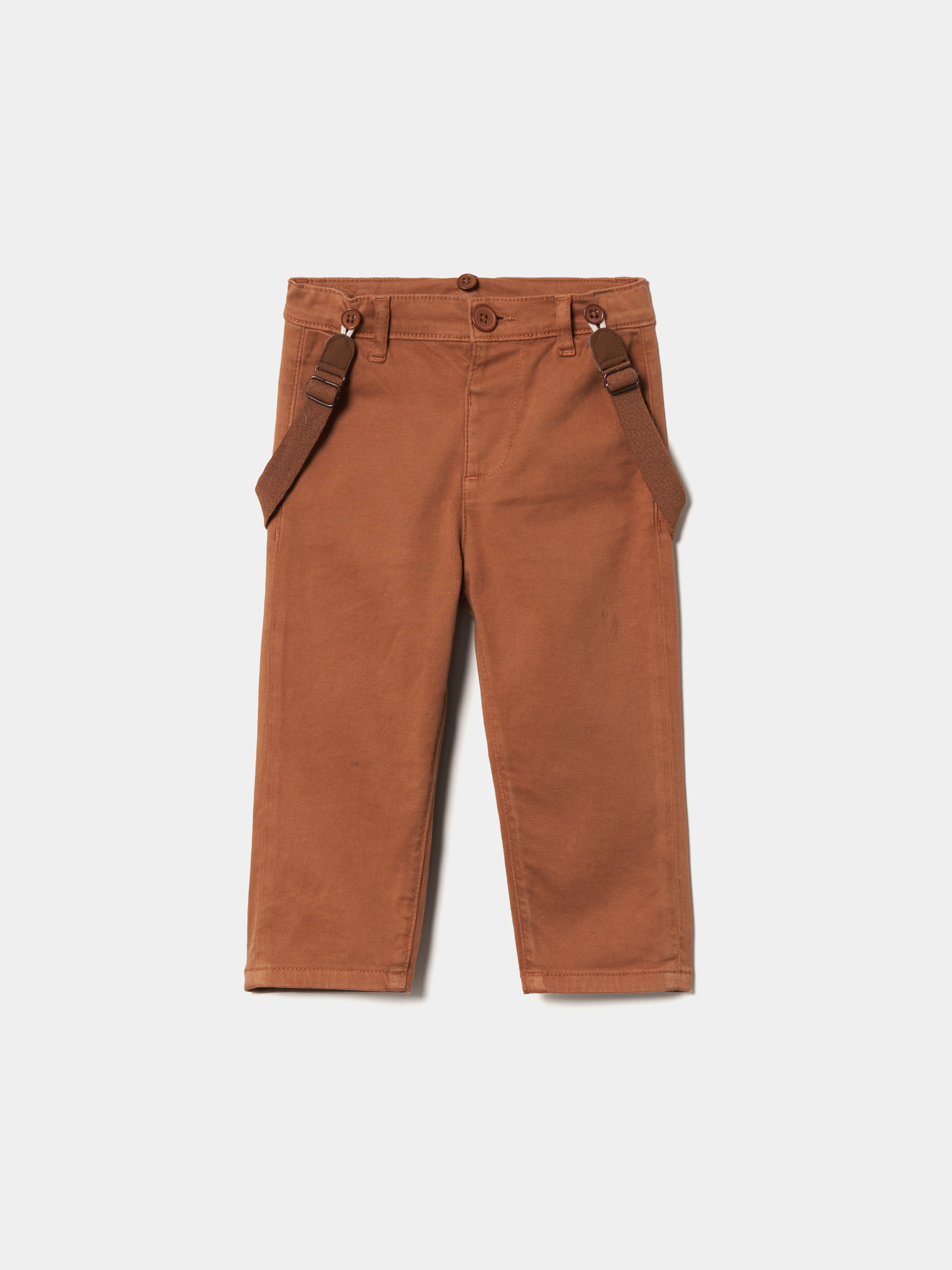 Calças com suspensórios