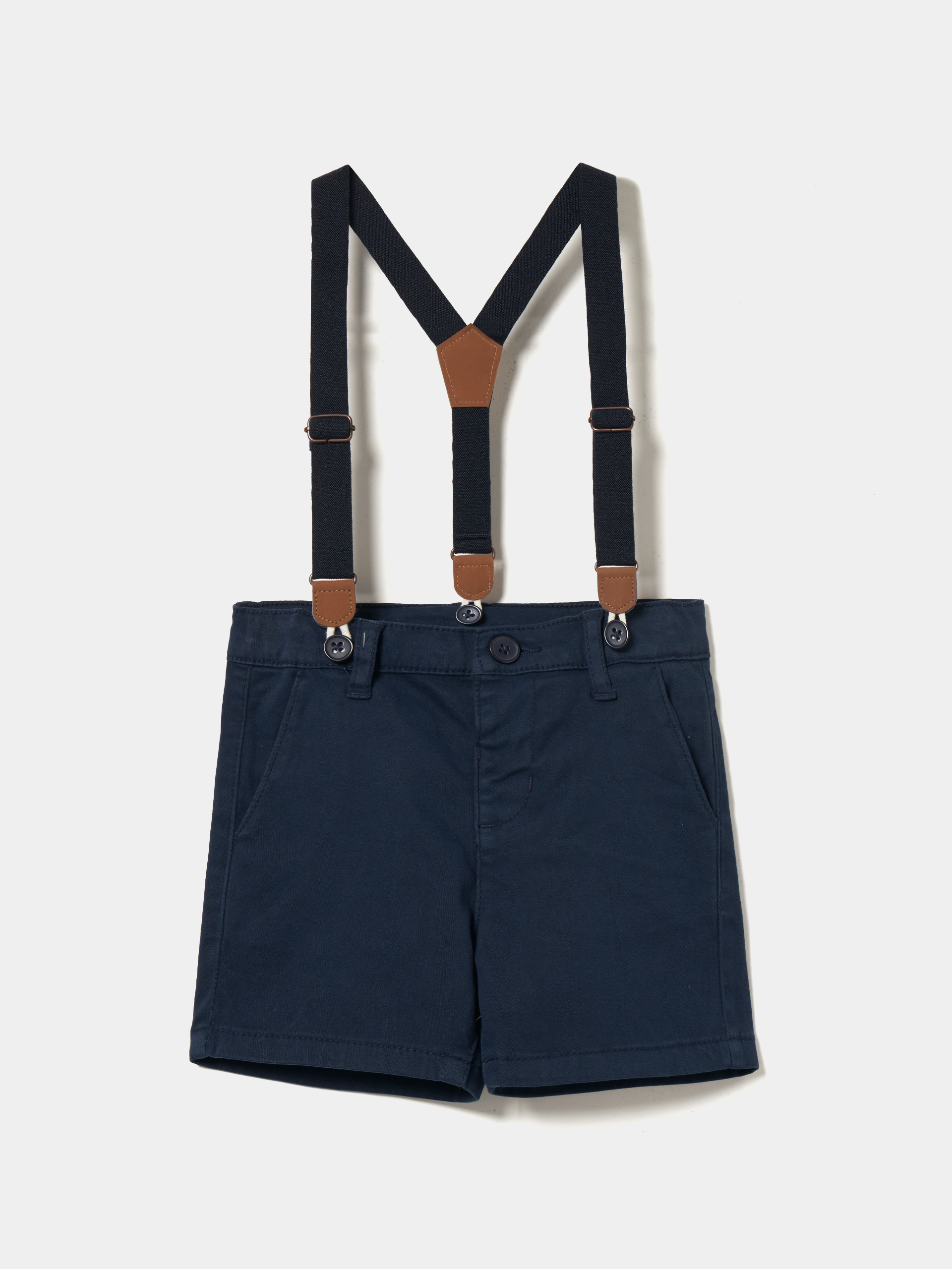 Calções com suspensórios