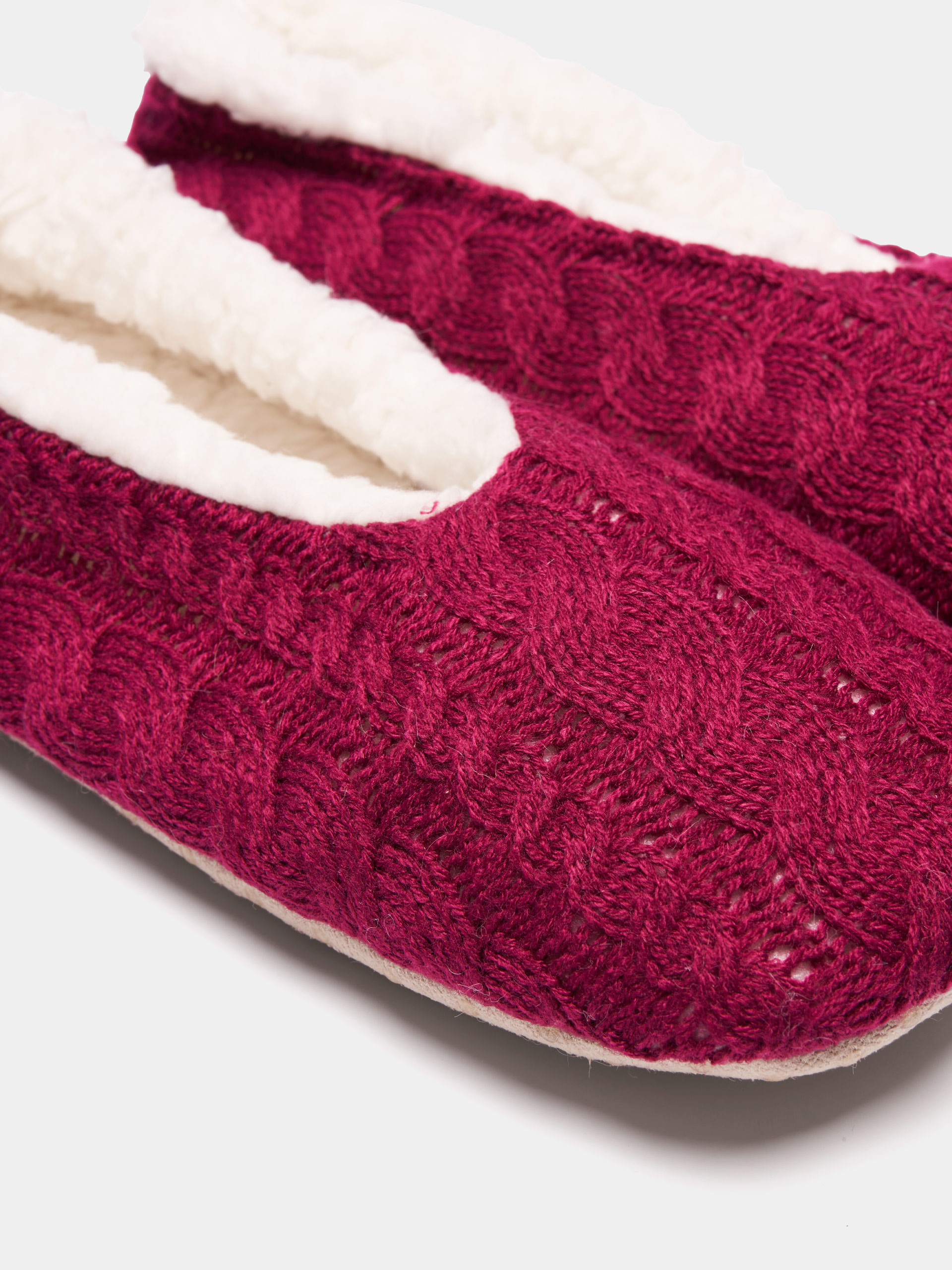 Pantufas efeito entrançado