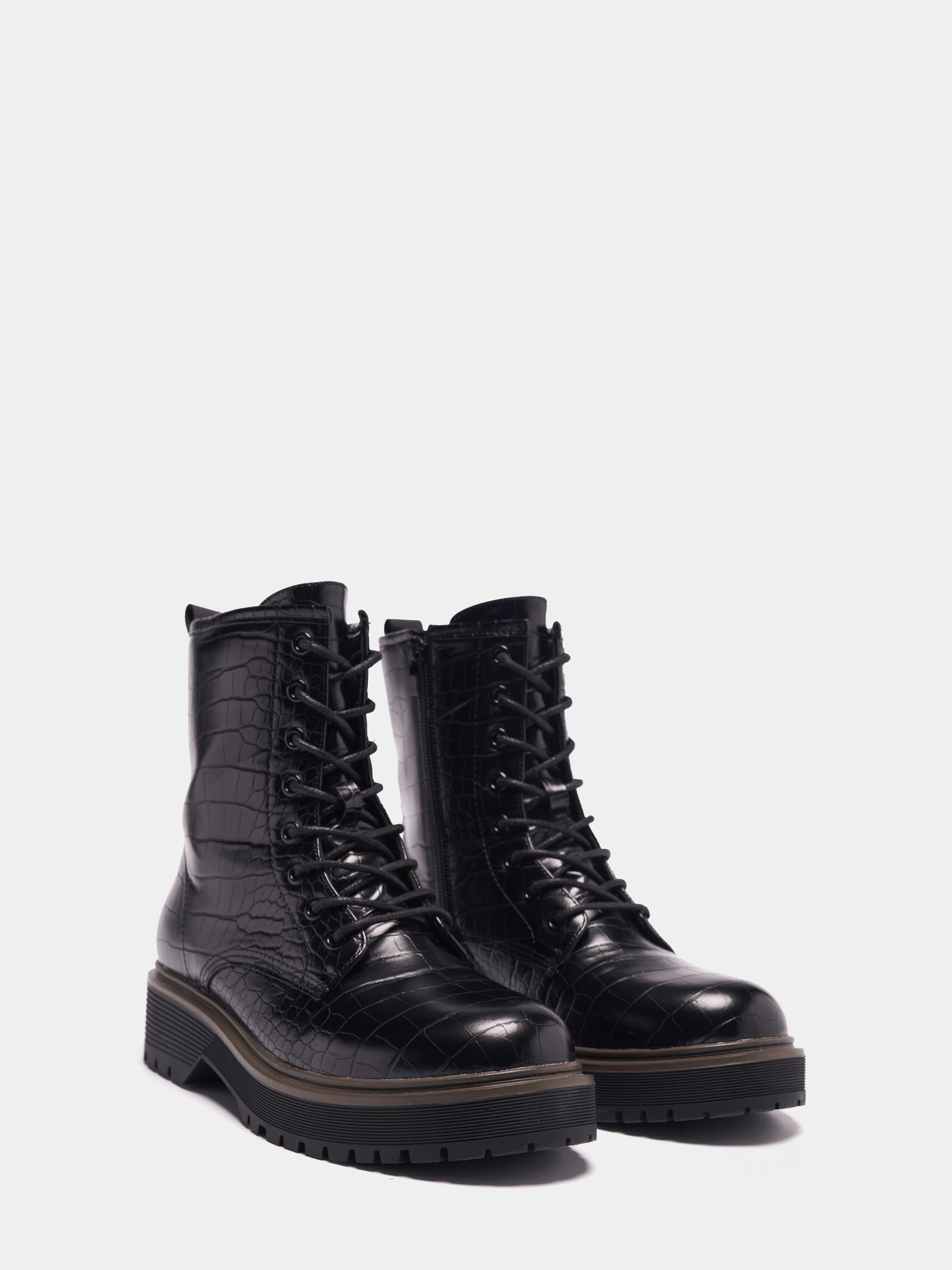 Botim estilo militar