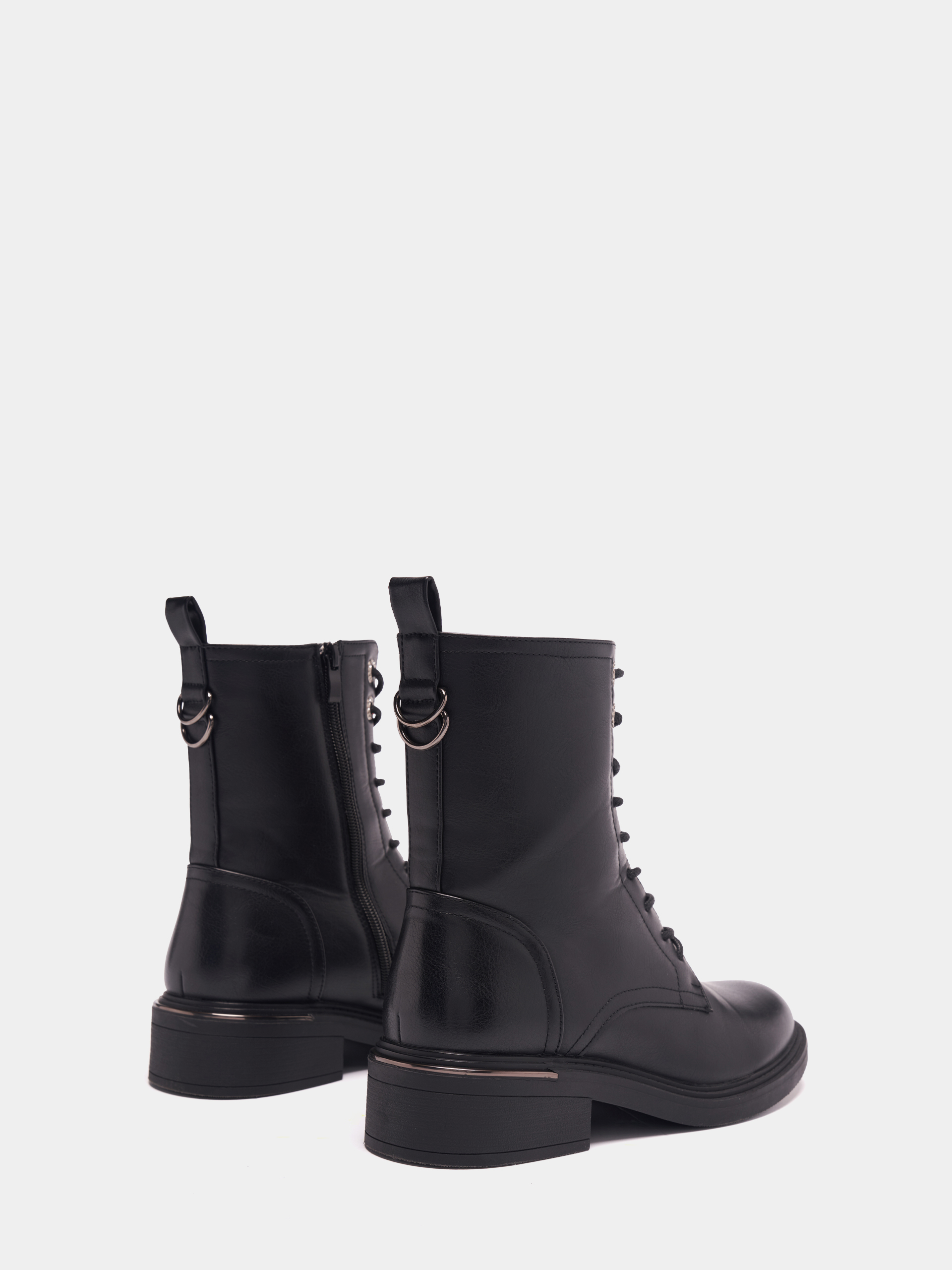 Botim estilo militar