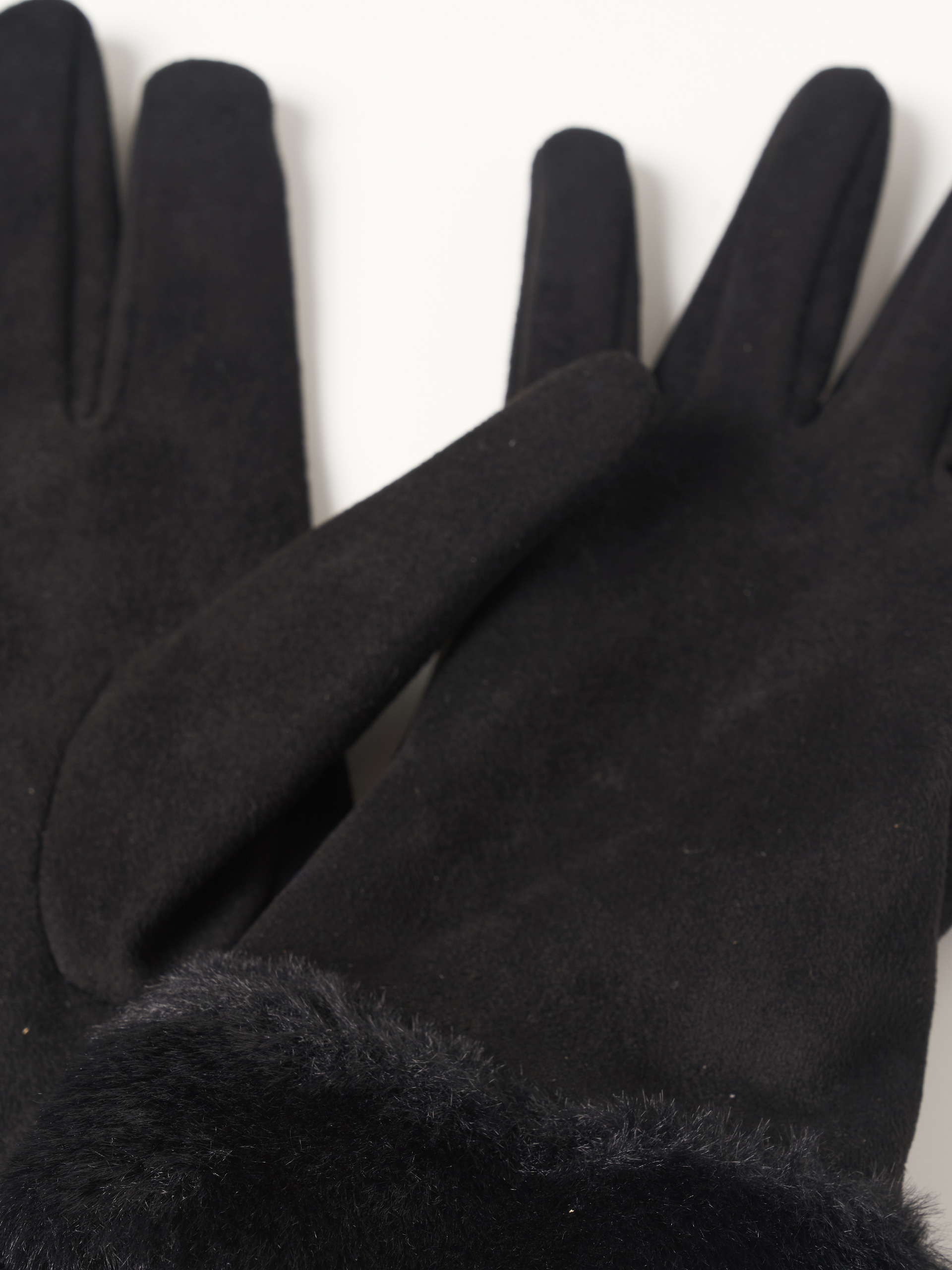 Luvas com pelo sintético