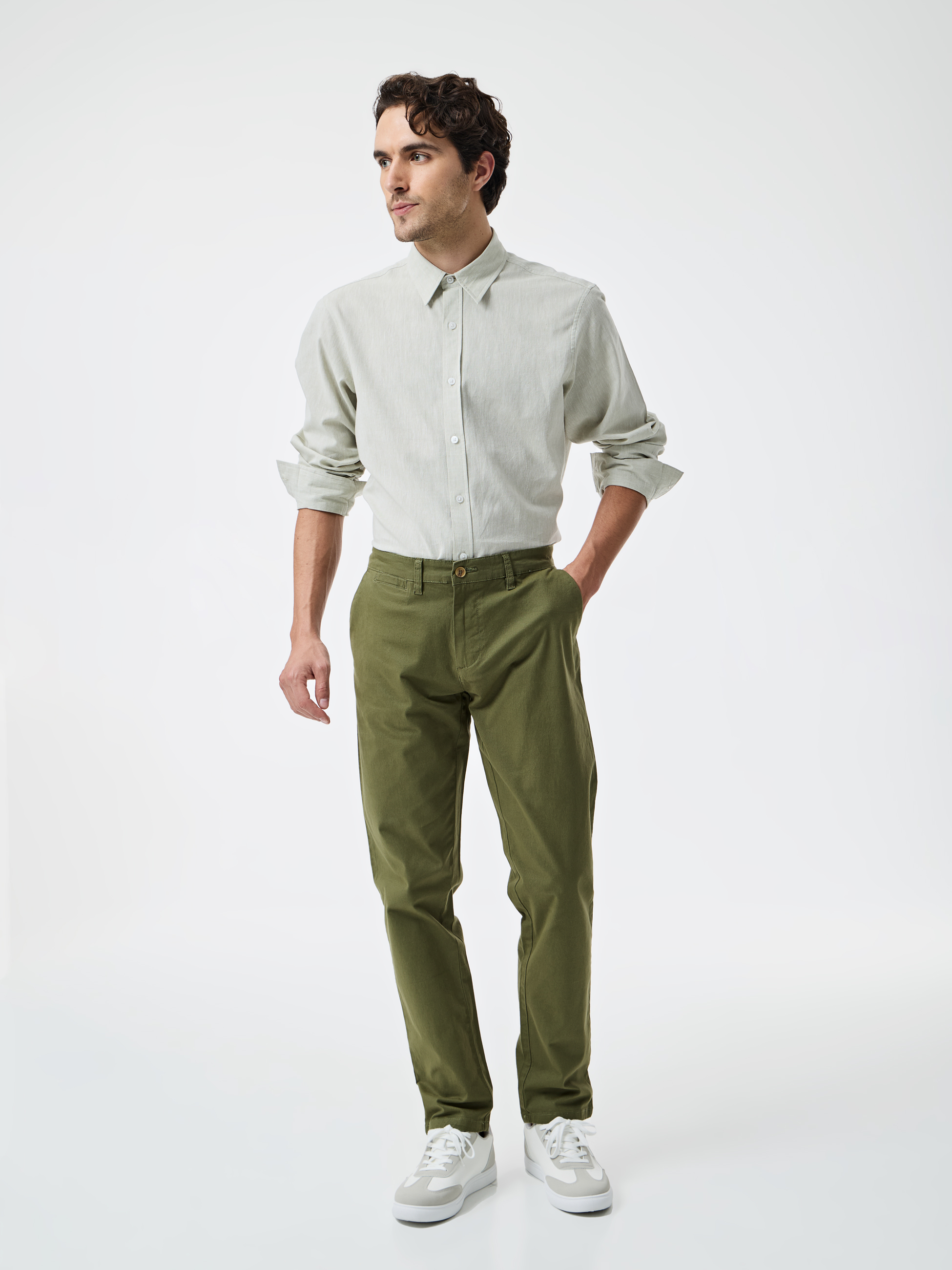 Calças com Corte Slim