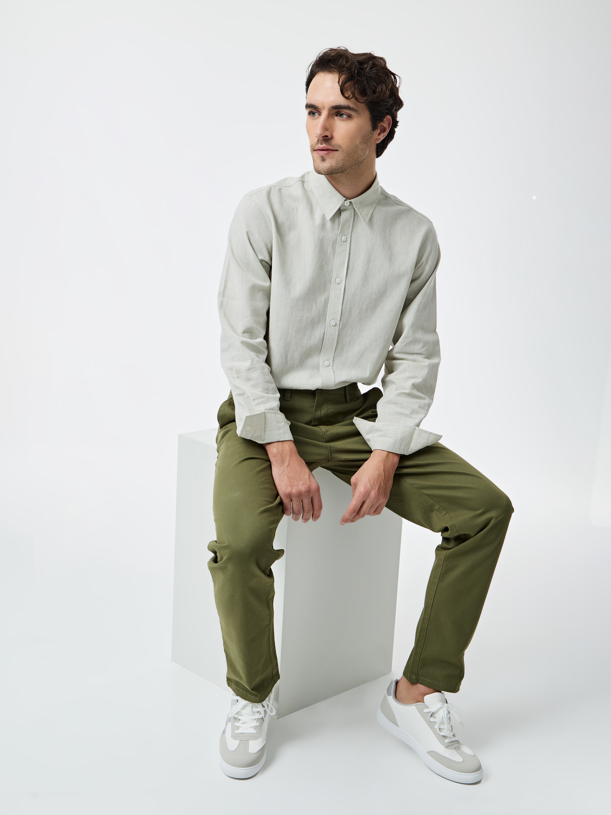 Calças com Corte Slim