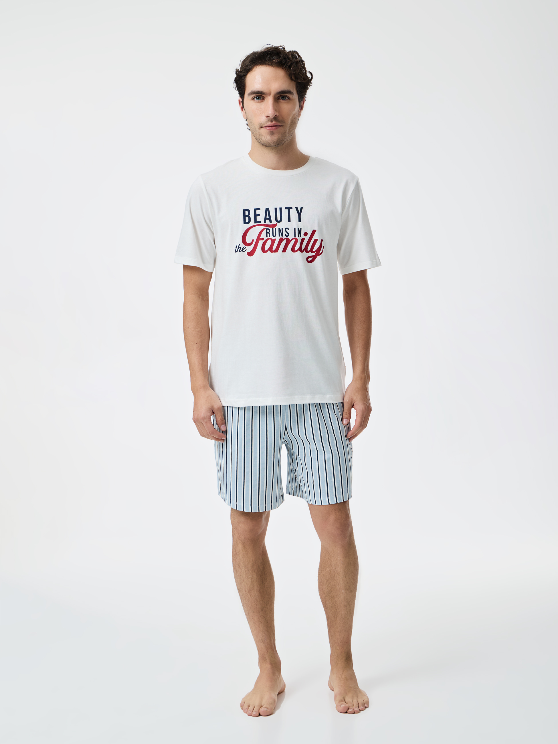 Pijama curto com riscas