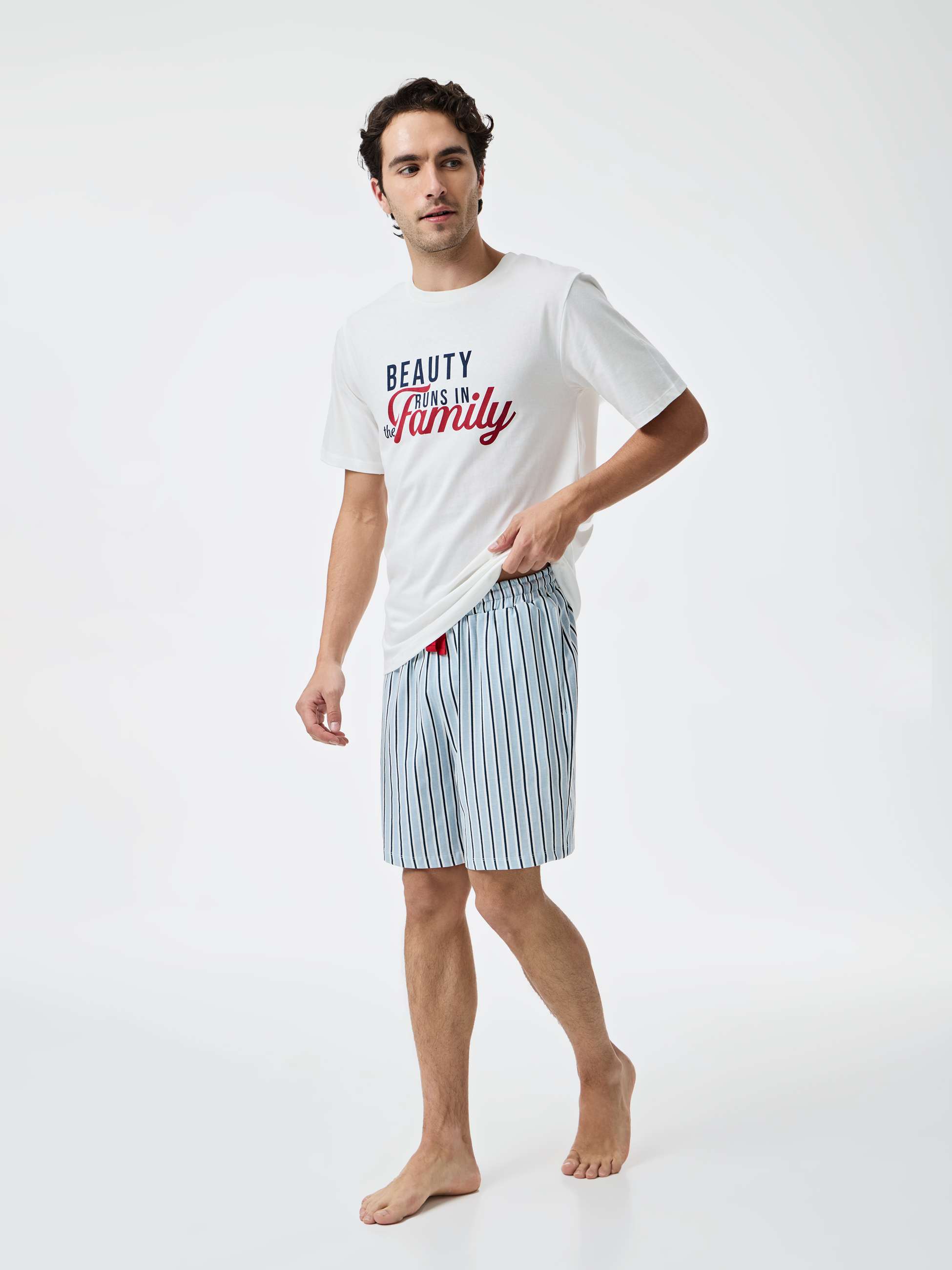 Pijama curto com riscas