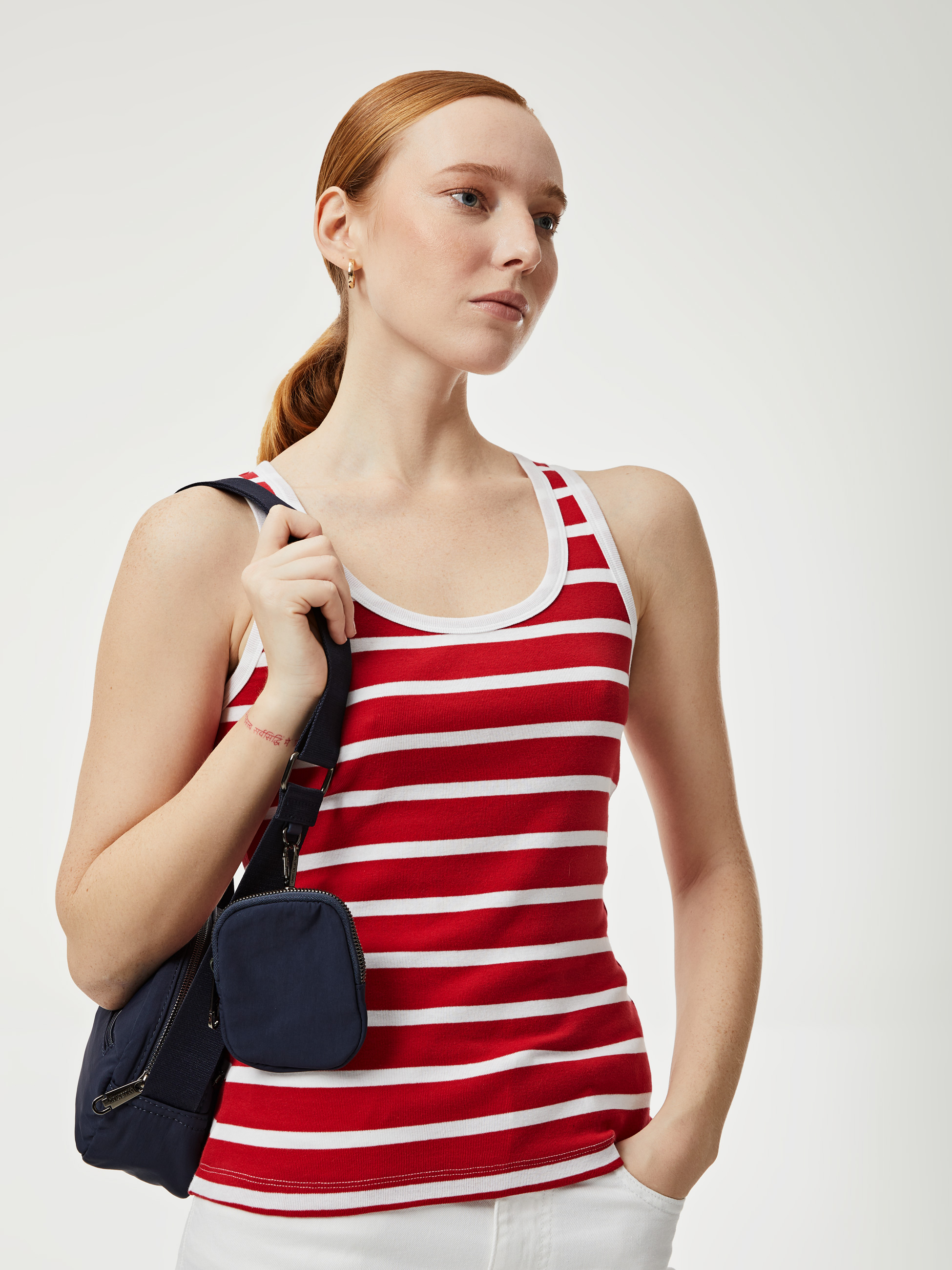 Top riscas em algodão