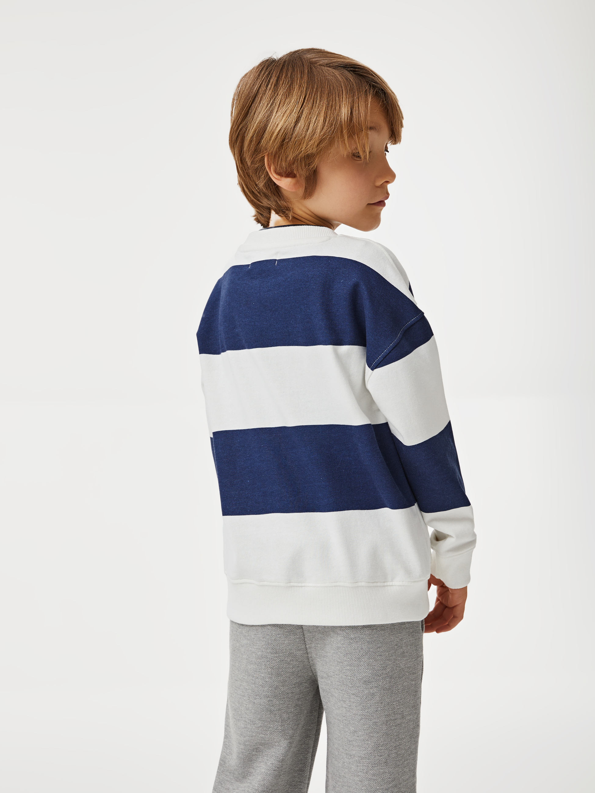 Sweatshirt às riscas