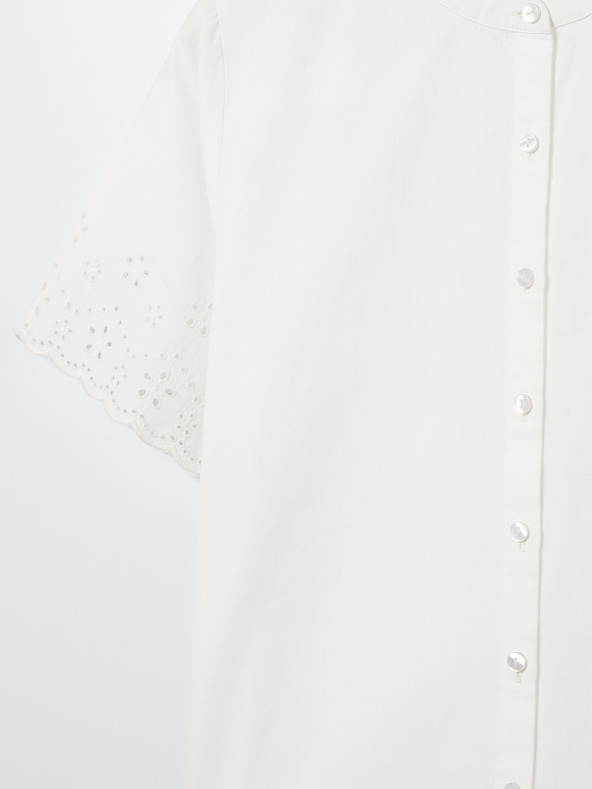 Camisa com bordado inglês