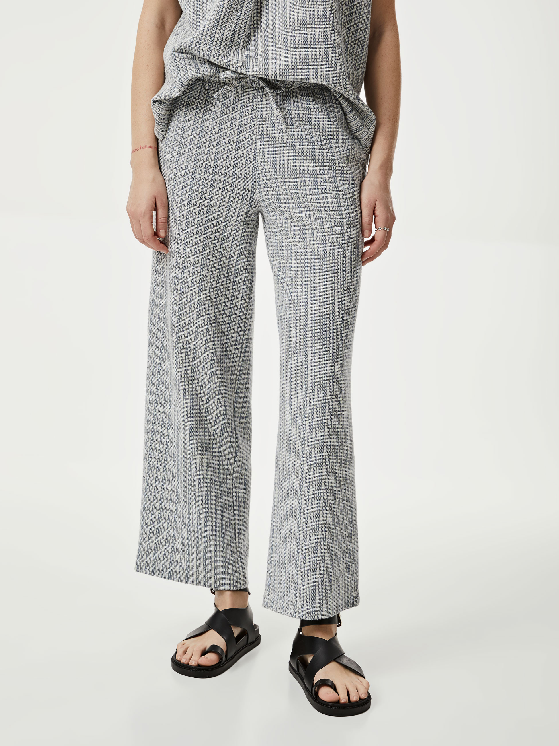 Calças com cintura elástica