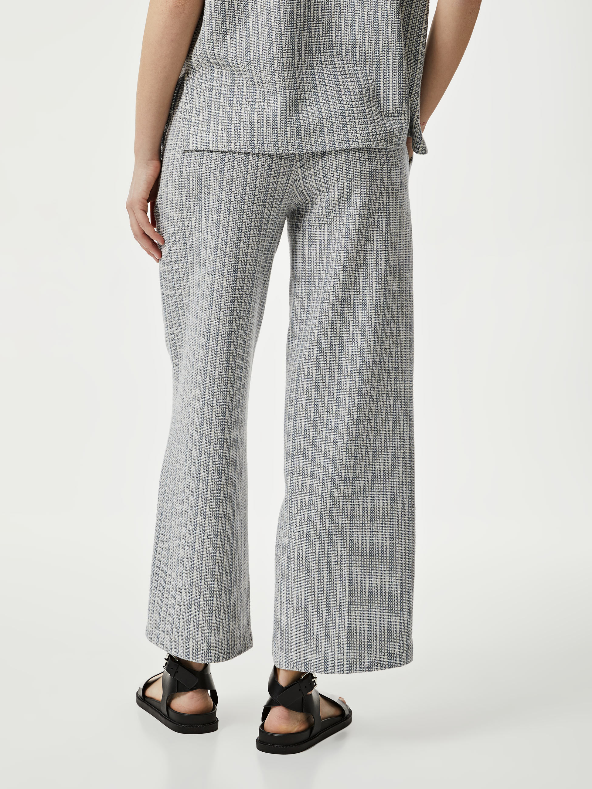 Calças com cintura elástica