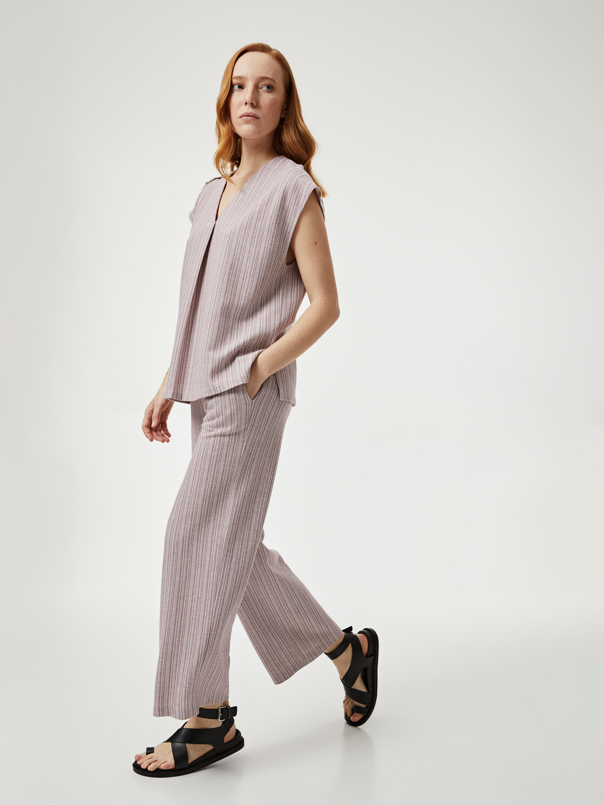 Calças com cintura elástica