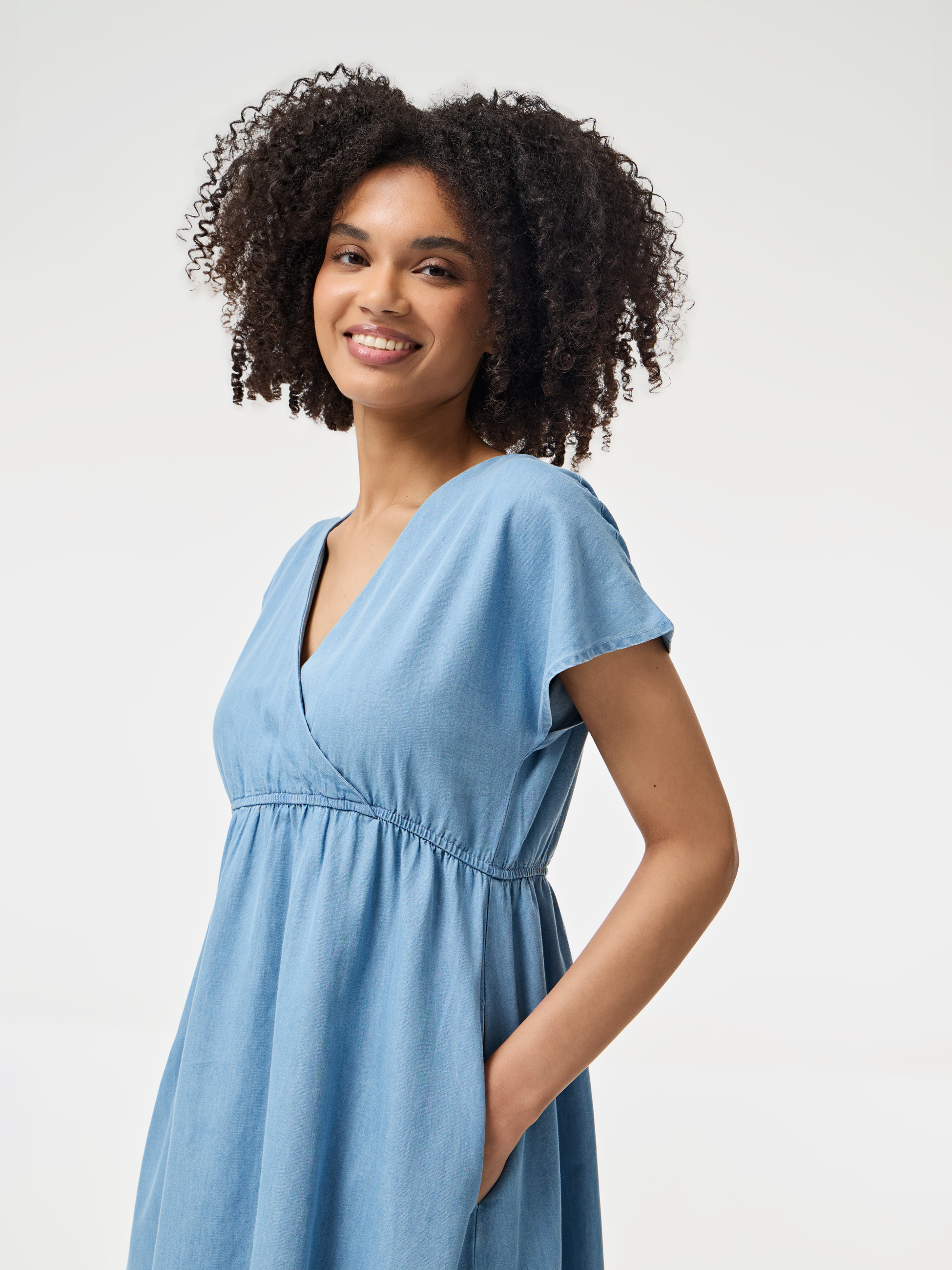 Vestido com decote cruzado