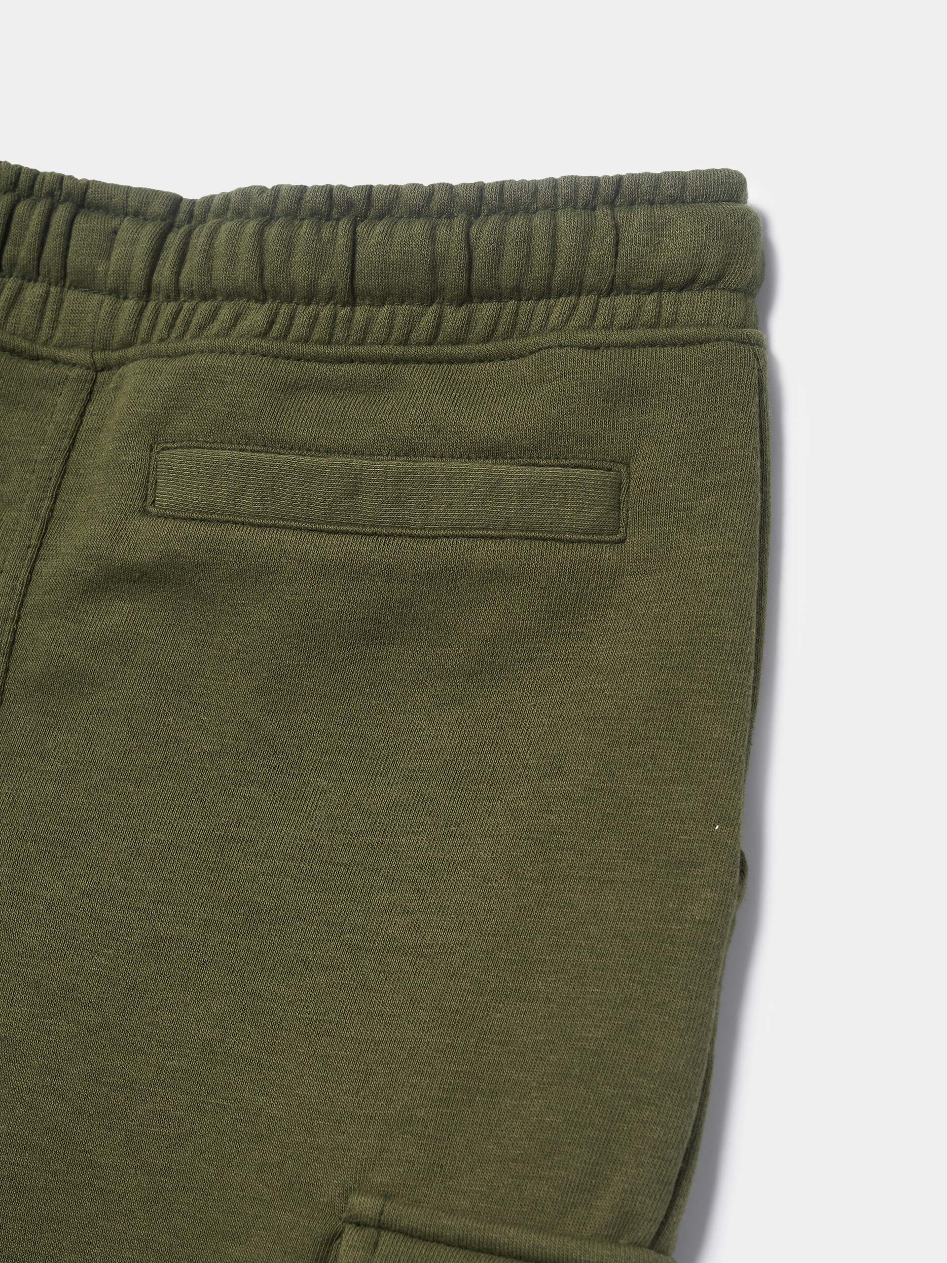 Calções com bolsos