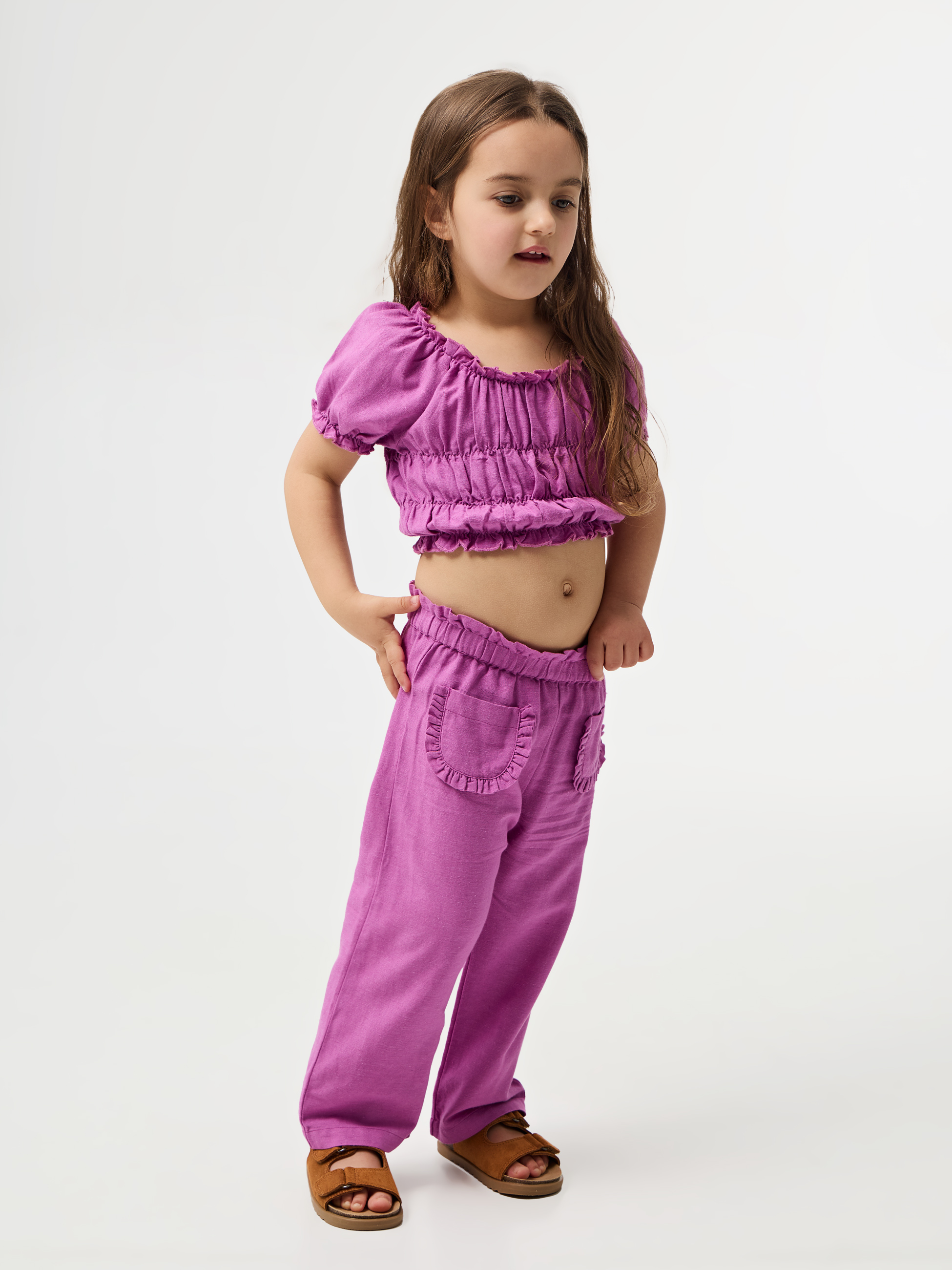 Calças largas elásticas