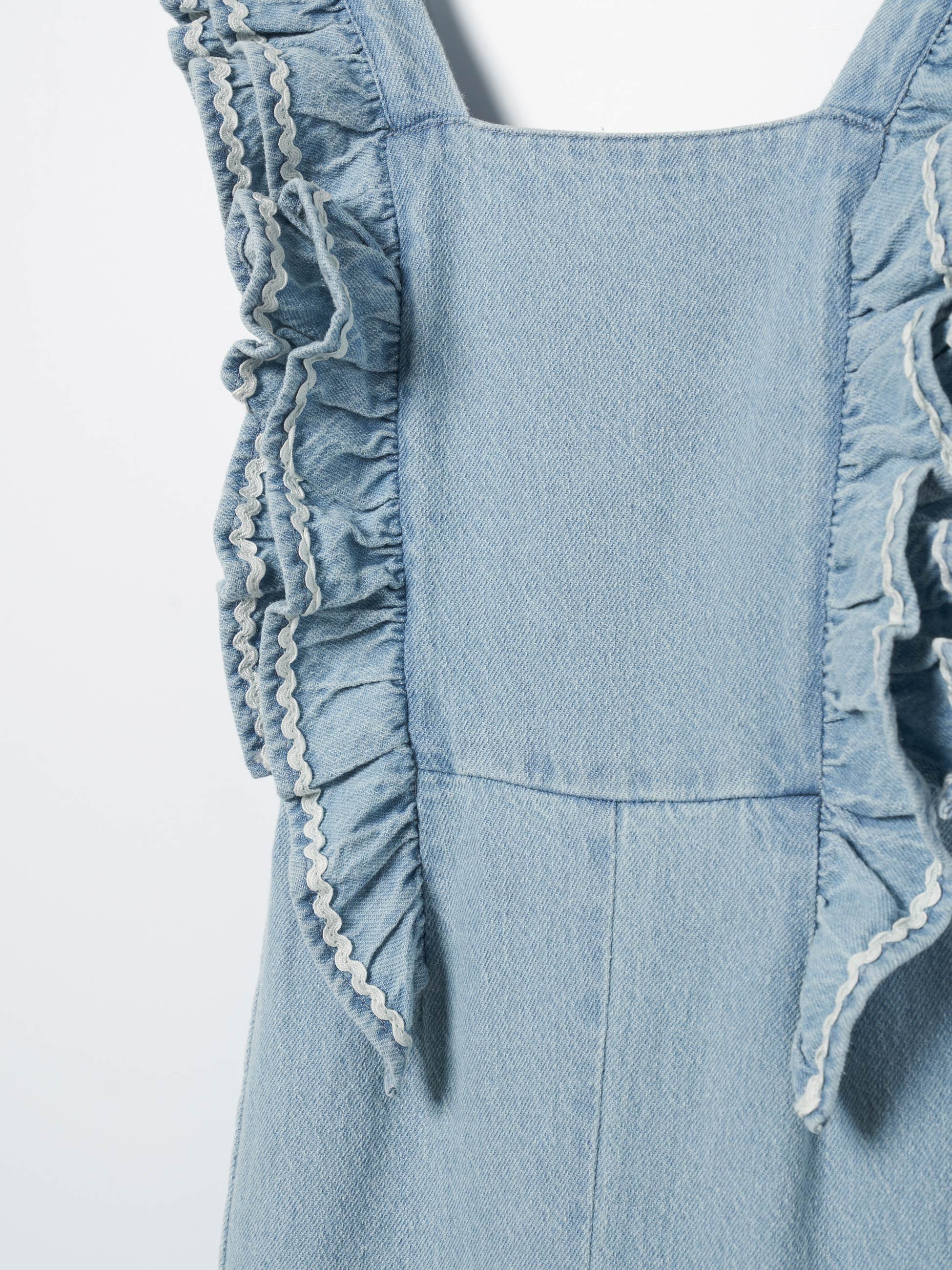 Macacão de ganga com folhos