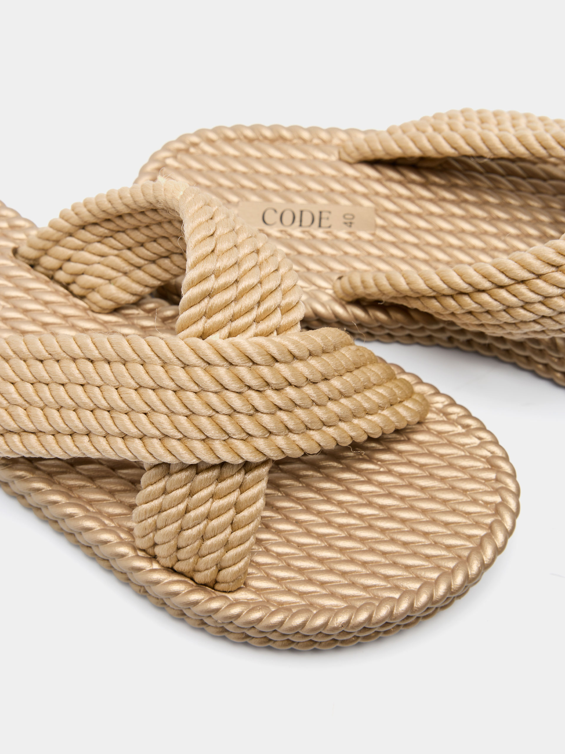 Sandálias entrançadas