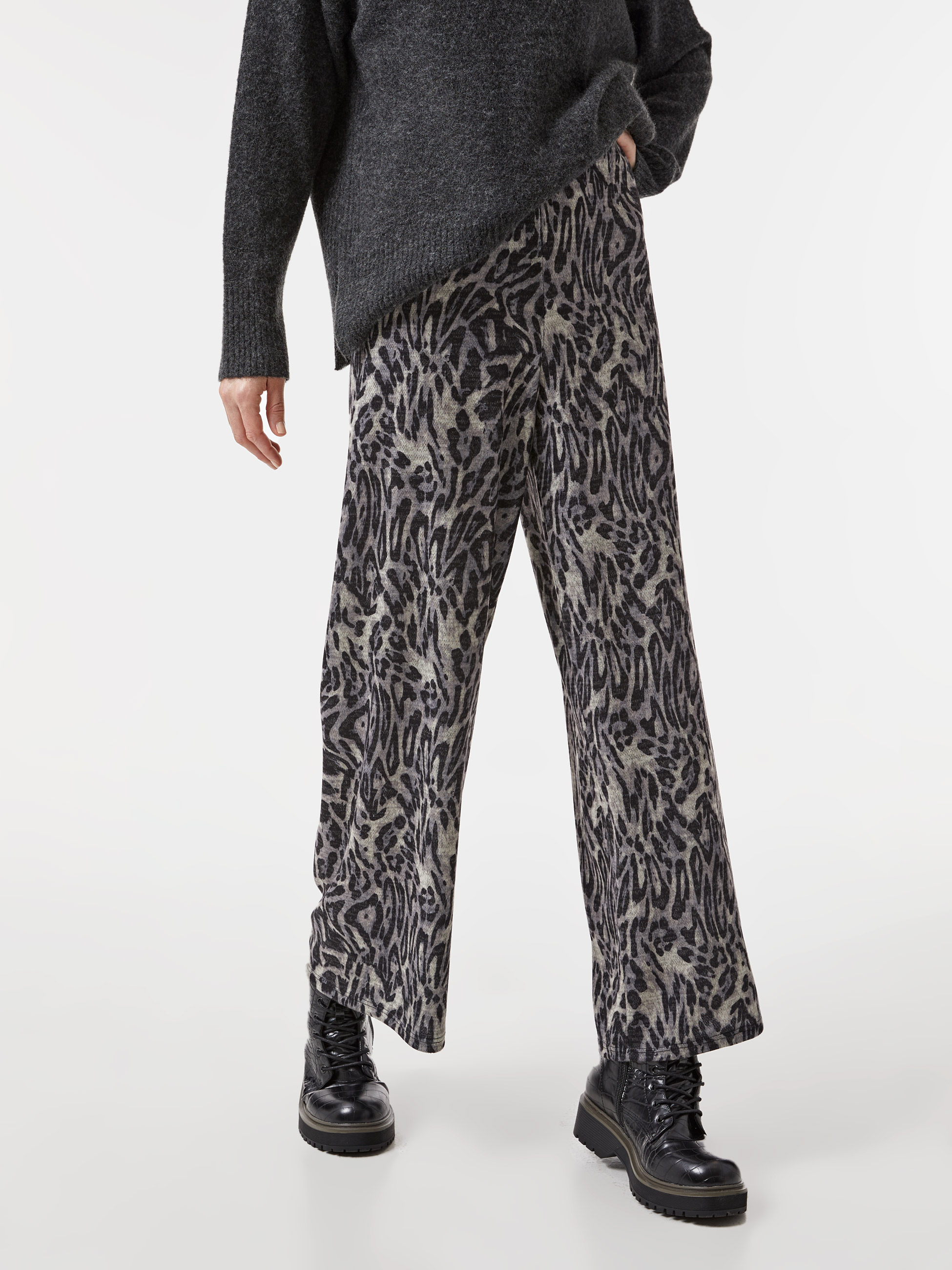 Calças em malha estampadas
