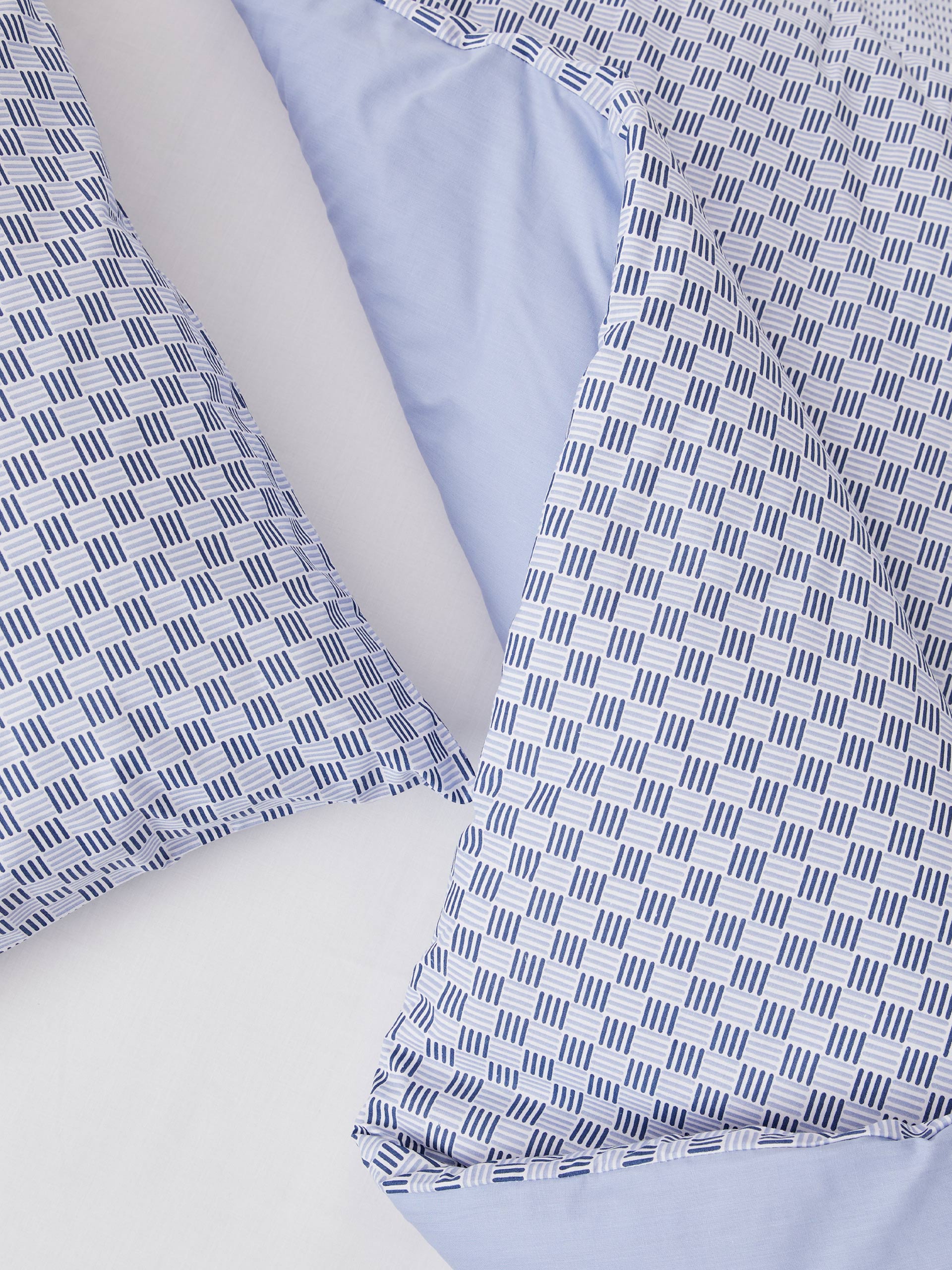 Capa edredão solteiro com padrão