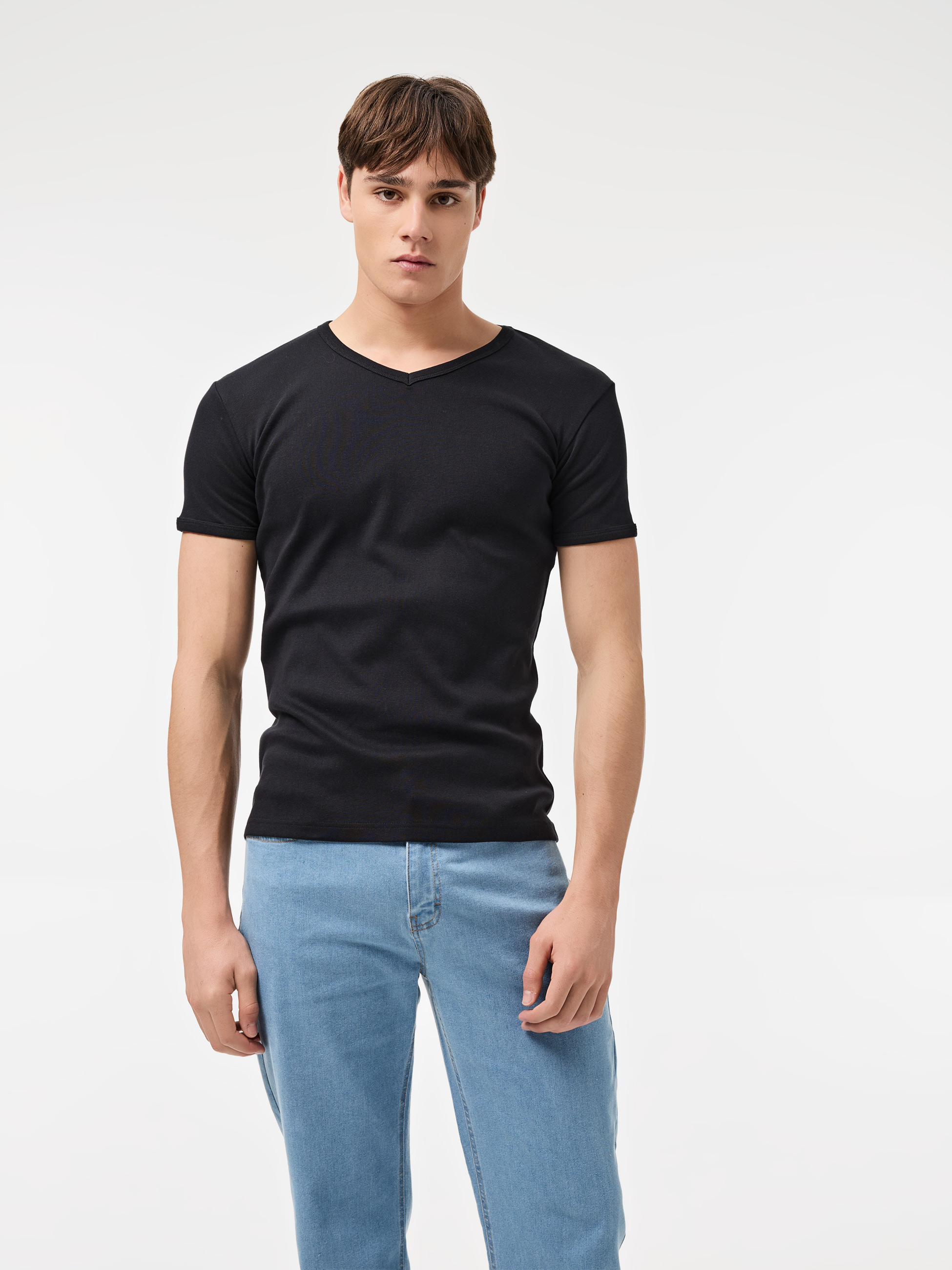 T-Shirt com gola em V