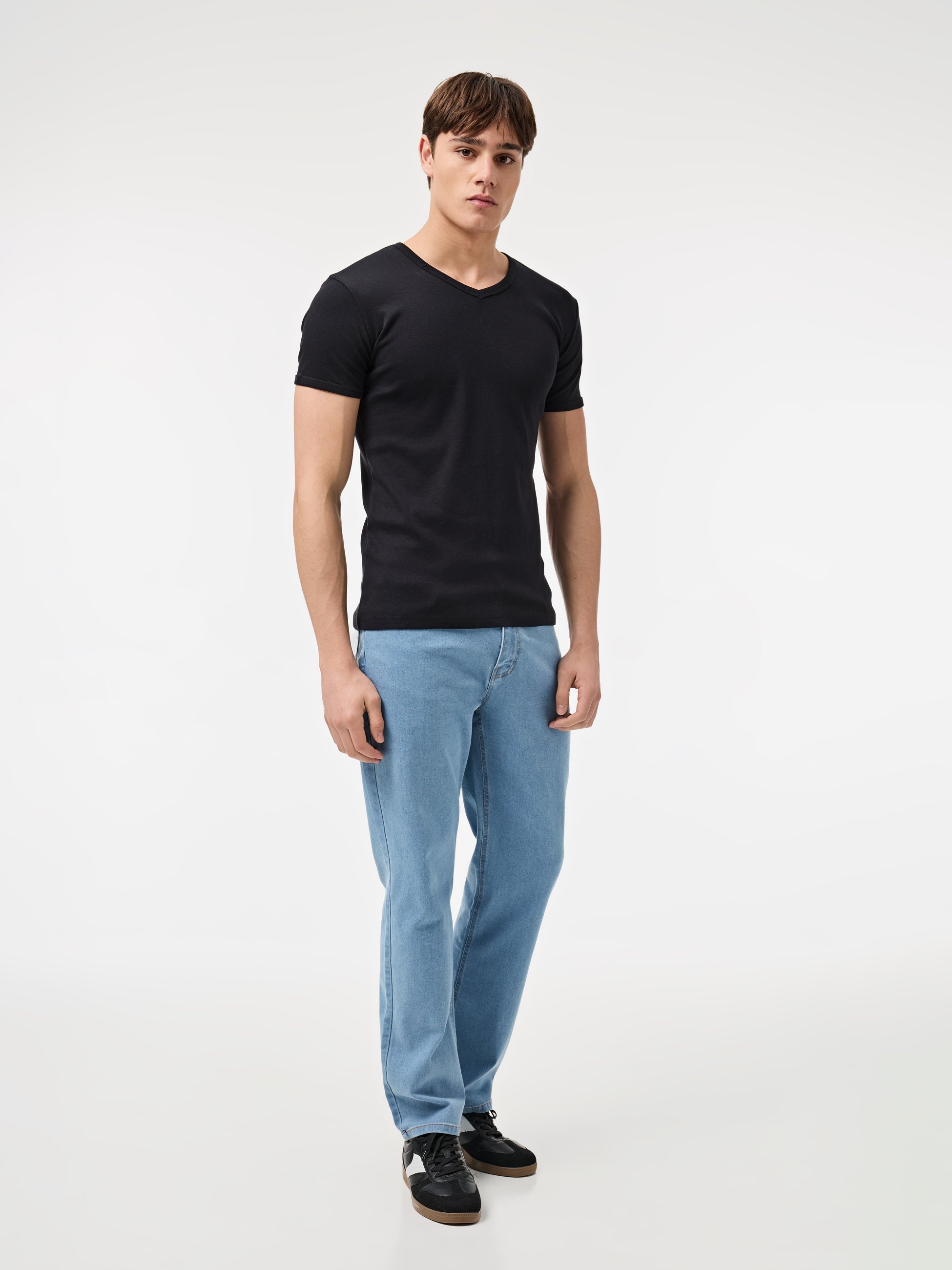 T-Shirt com gola em V