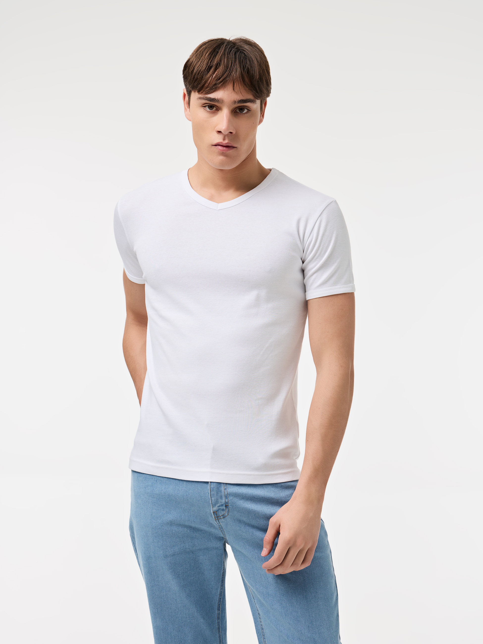 T-Shirt com gola em V