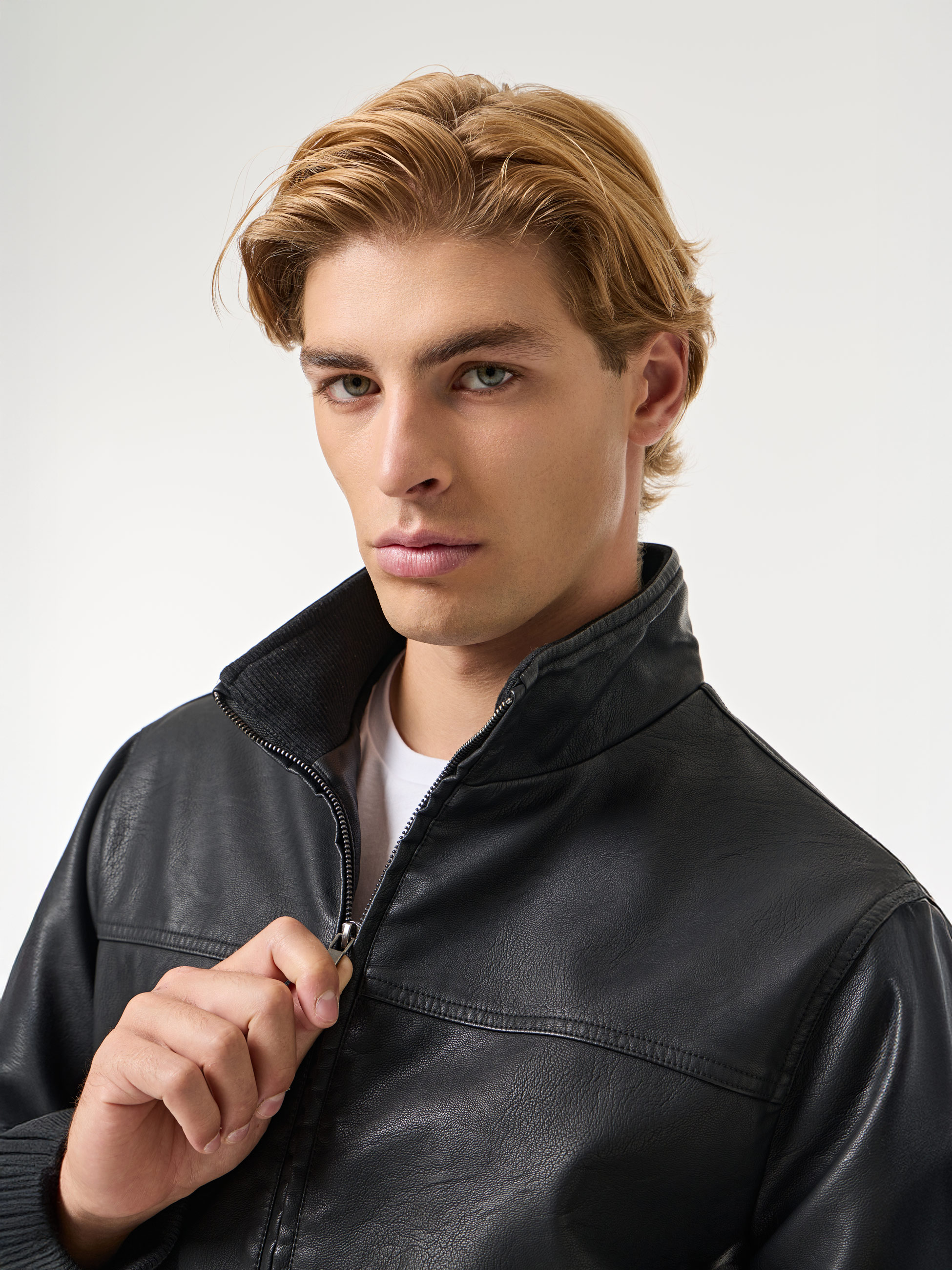 Blusão com efeito pele