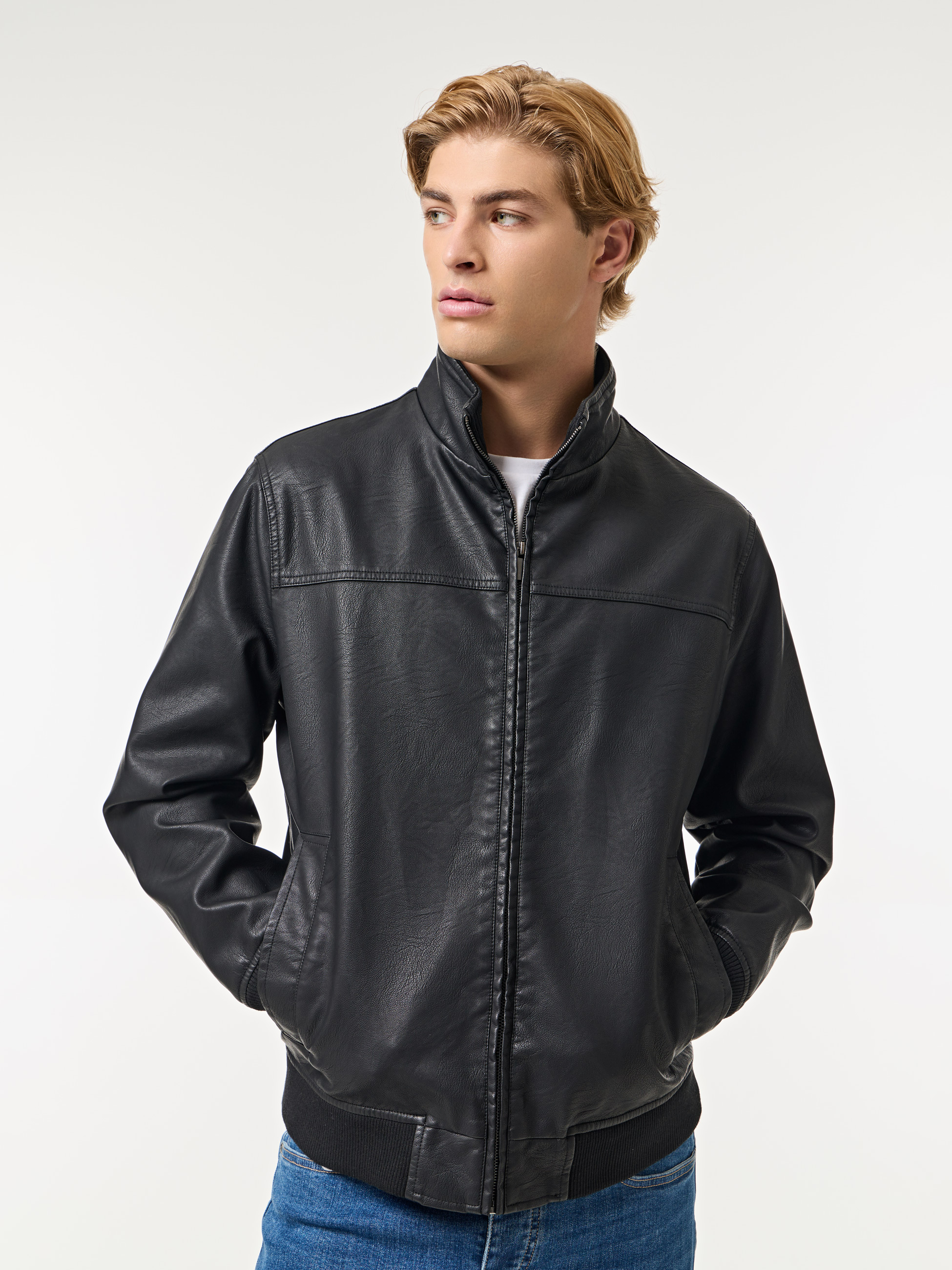 Blusão com efeito pele