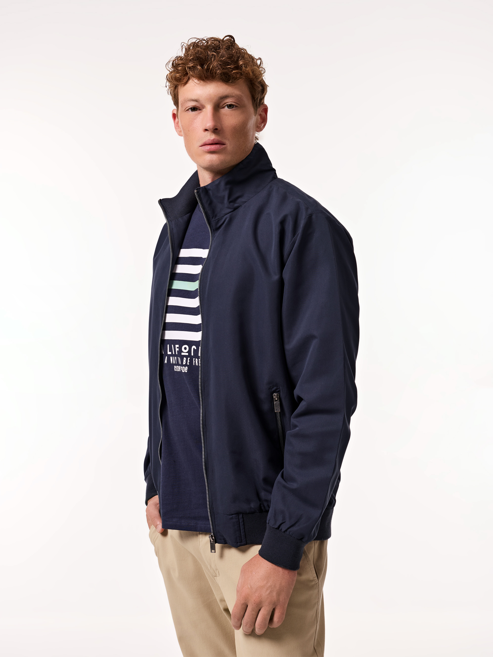 Blusão estilo bomber