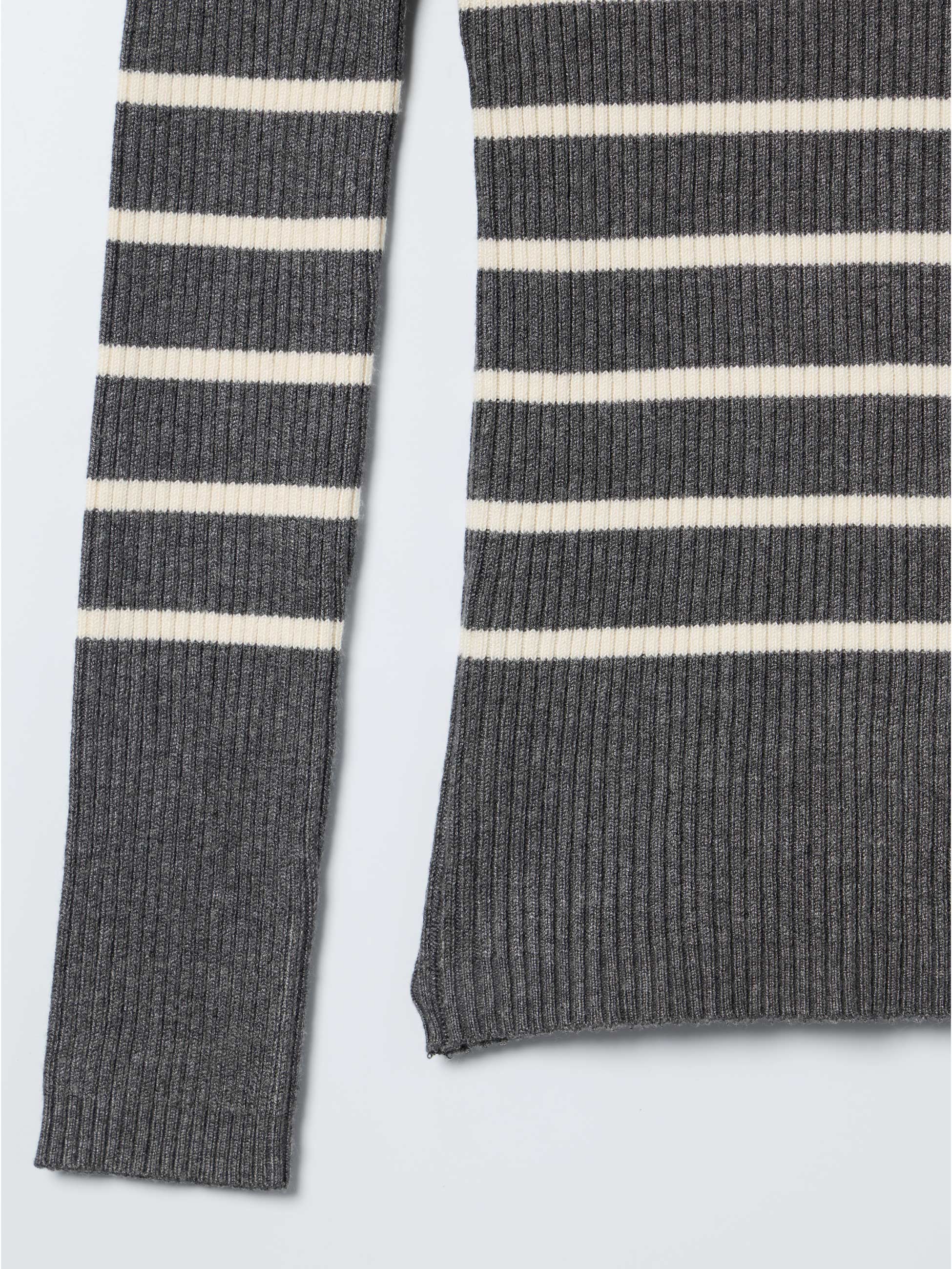 Camisola canelada com riscas