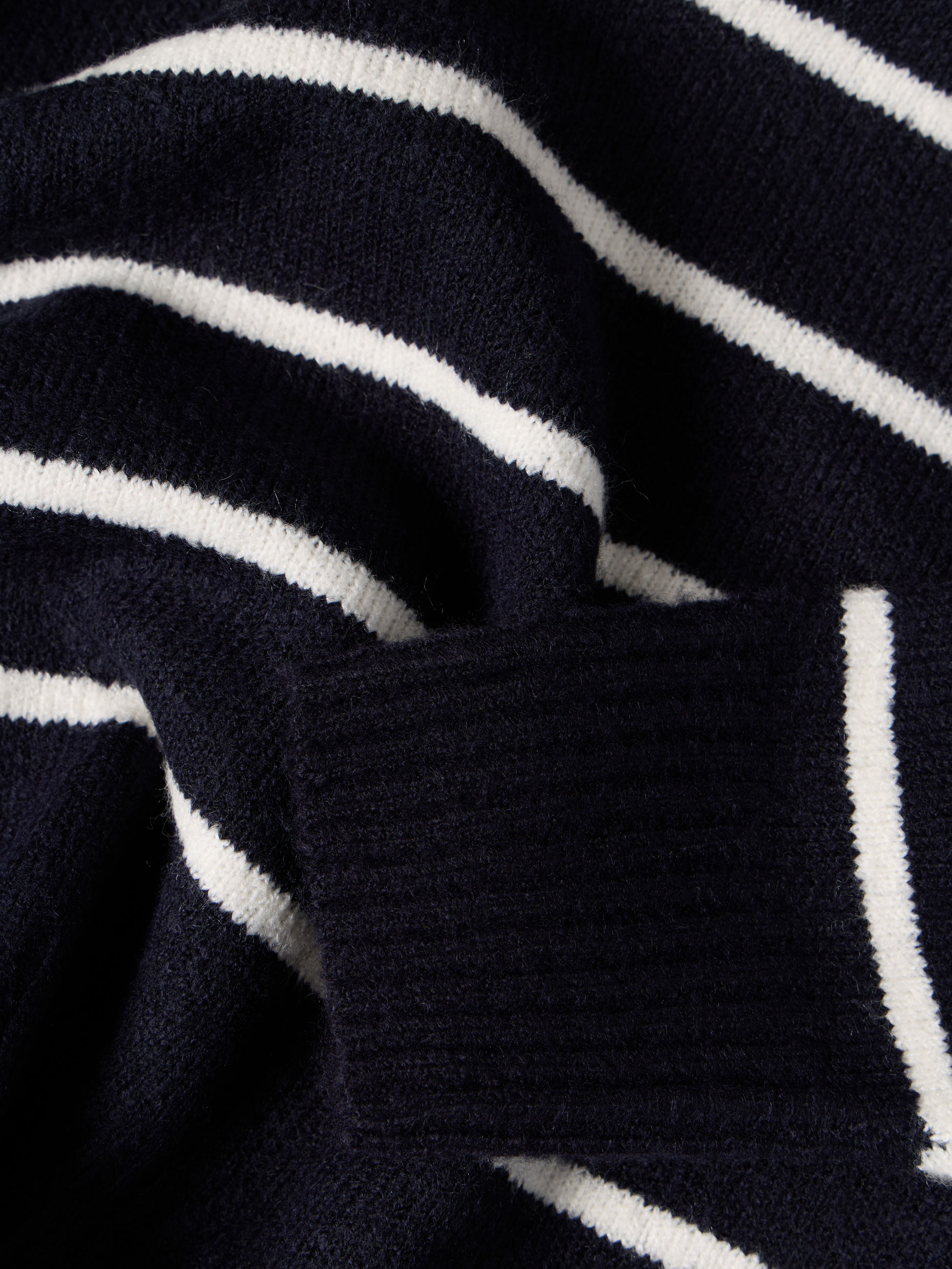 Camisola de malha às riscas