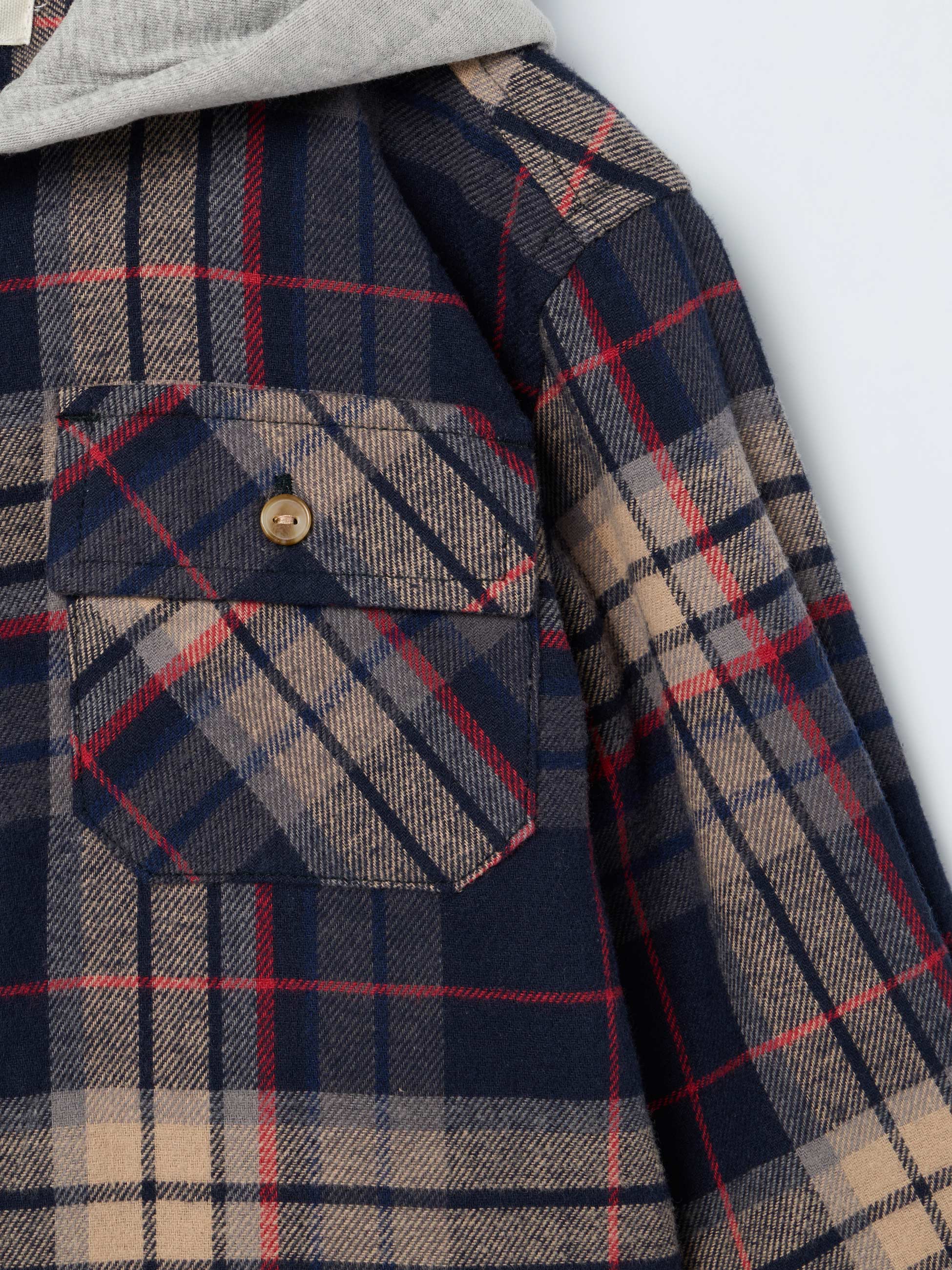 Camisa com carapuço