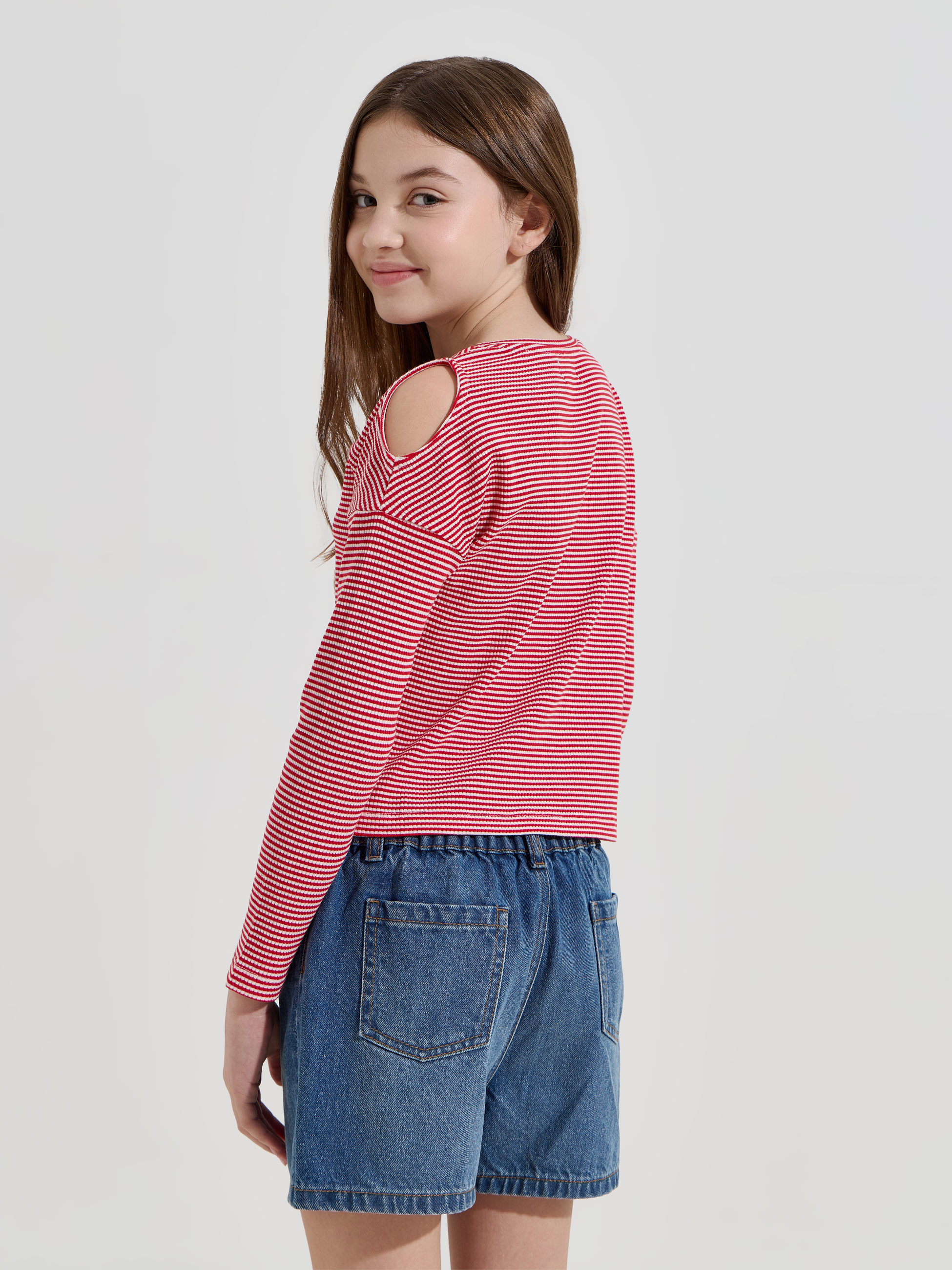 Camisola às riscas sem ombros