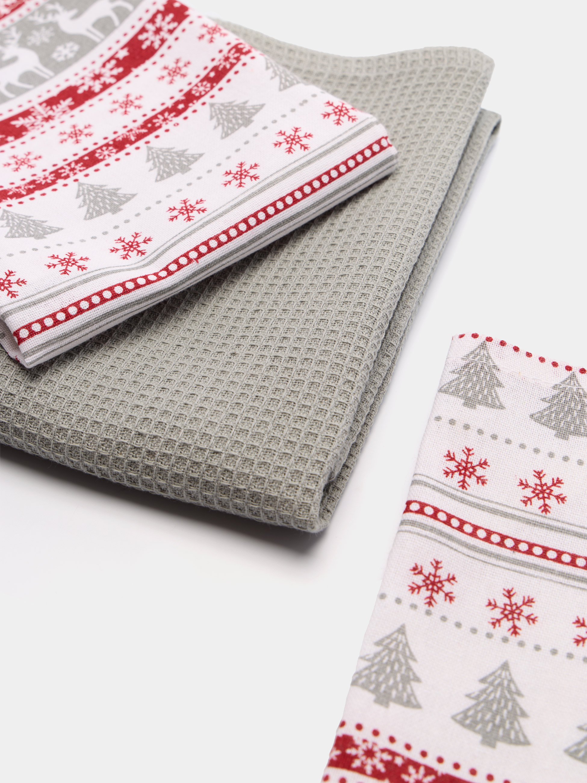 Cesto com 3 panos de Natal