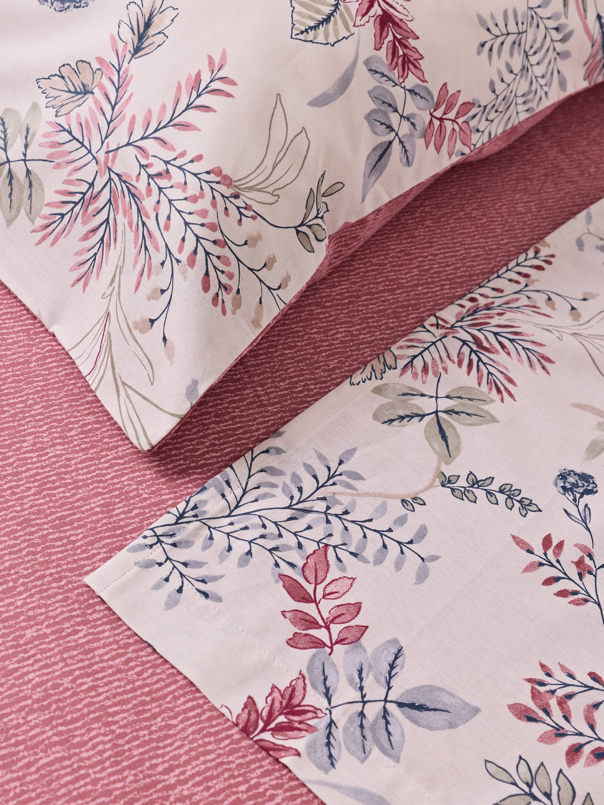 Jogo de lençóis com padrão floral