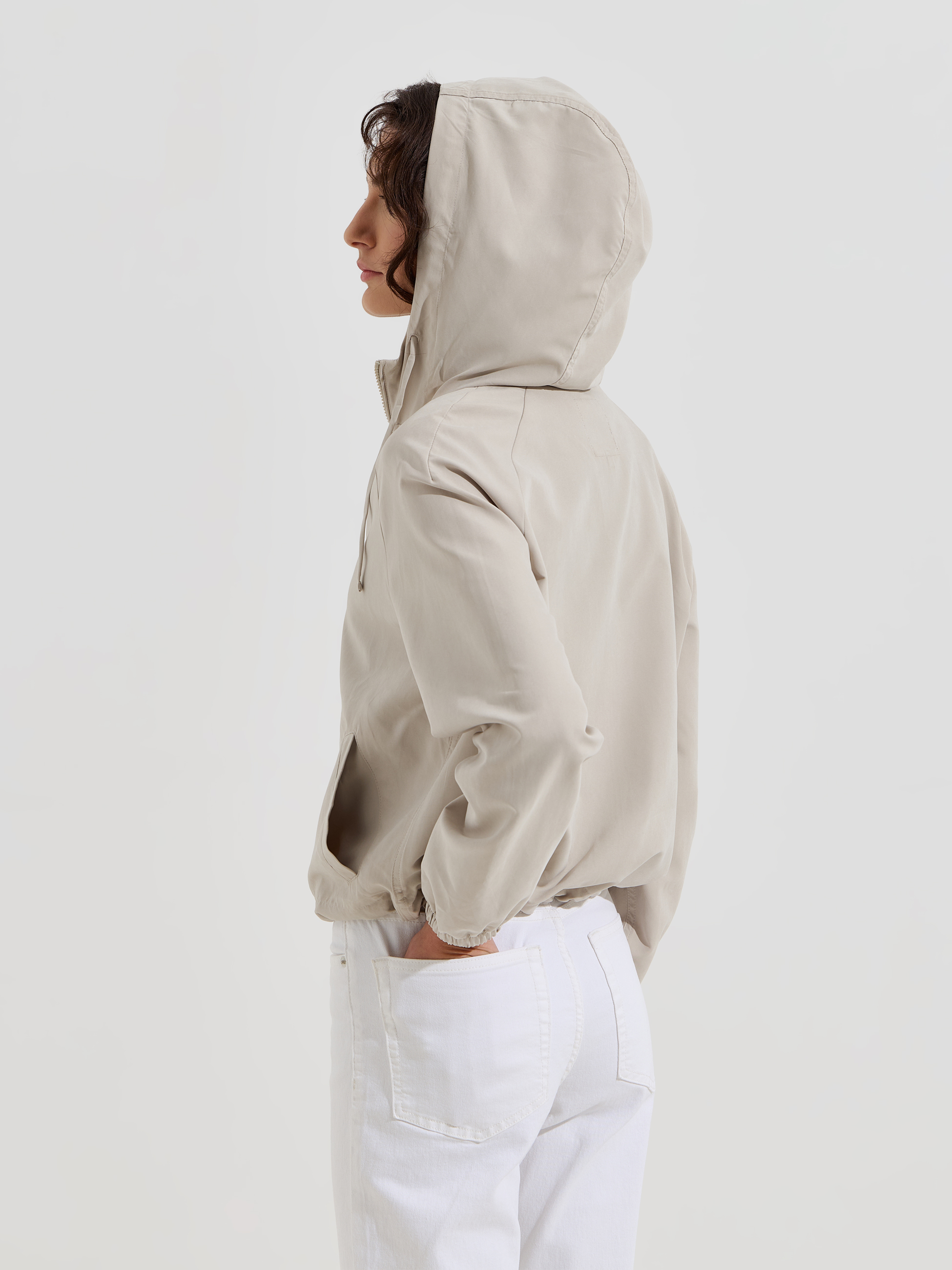 Parka com carapuço curta