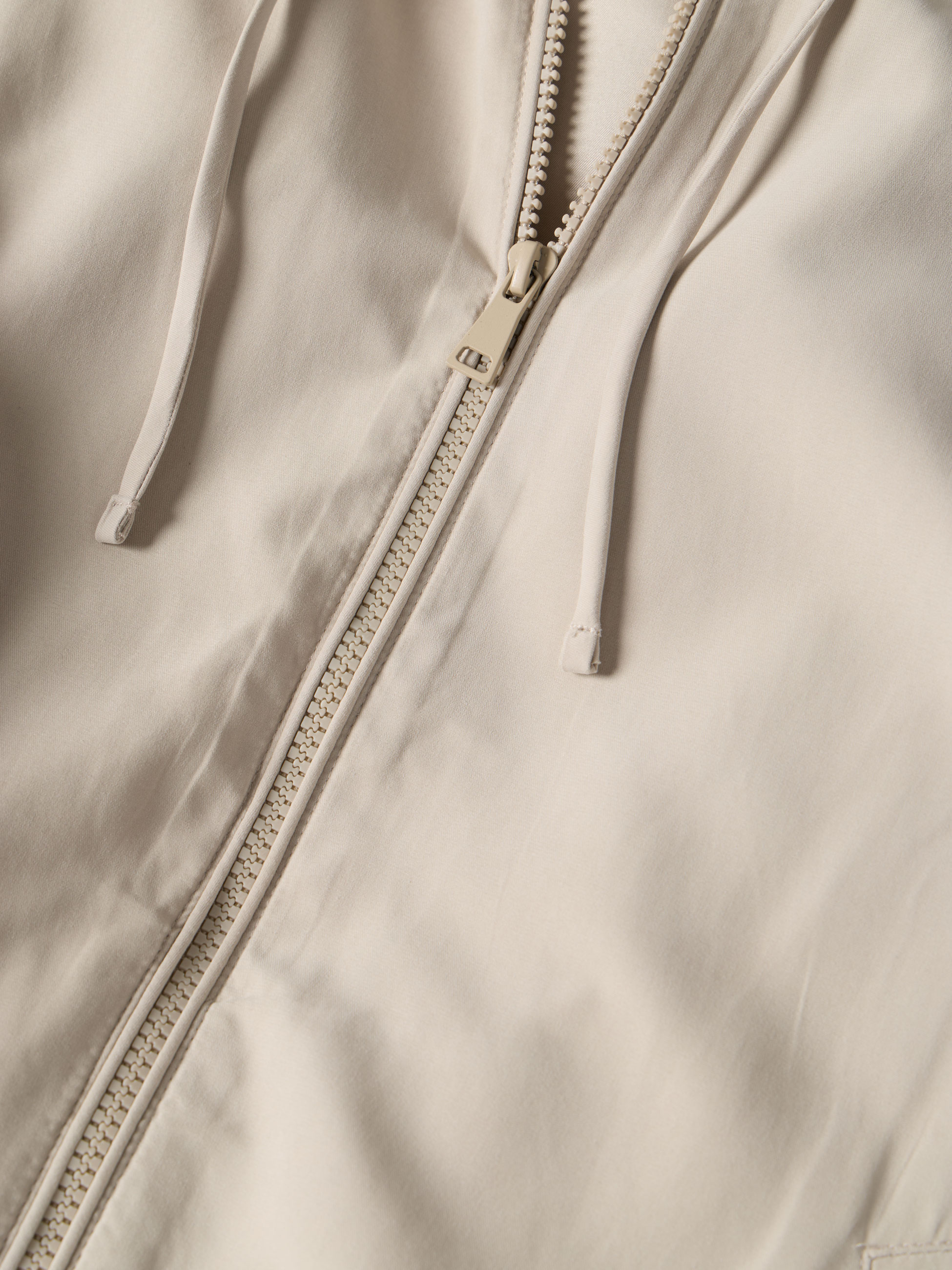 Parka com carapuço curta