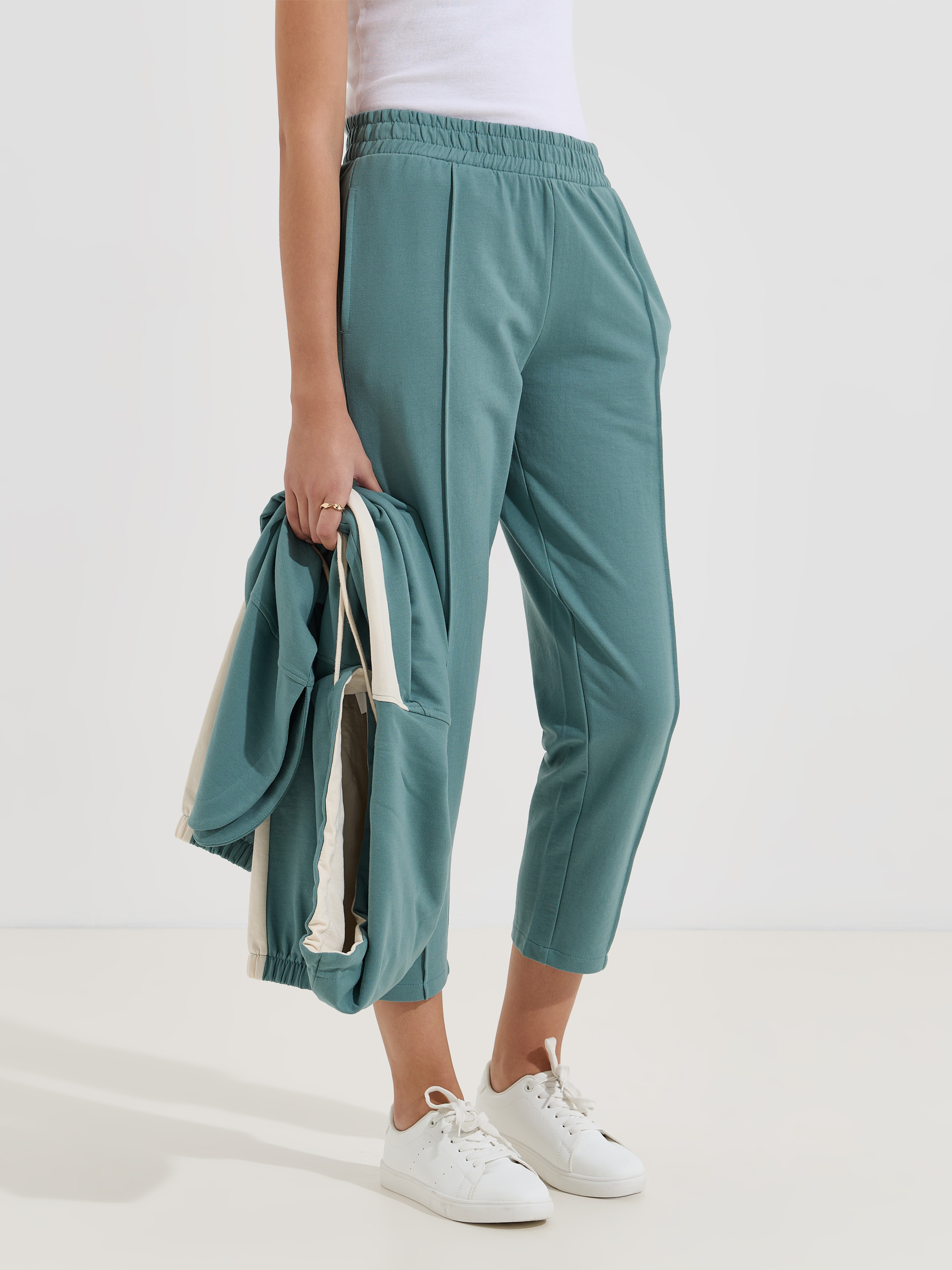 Calças em felpa com nervura