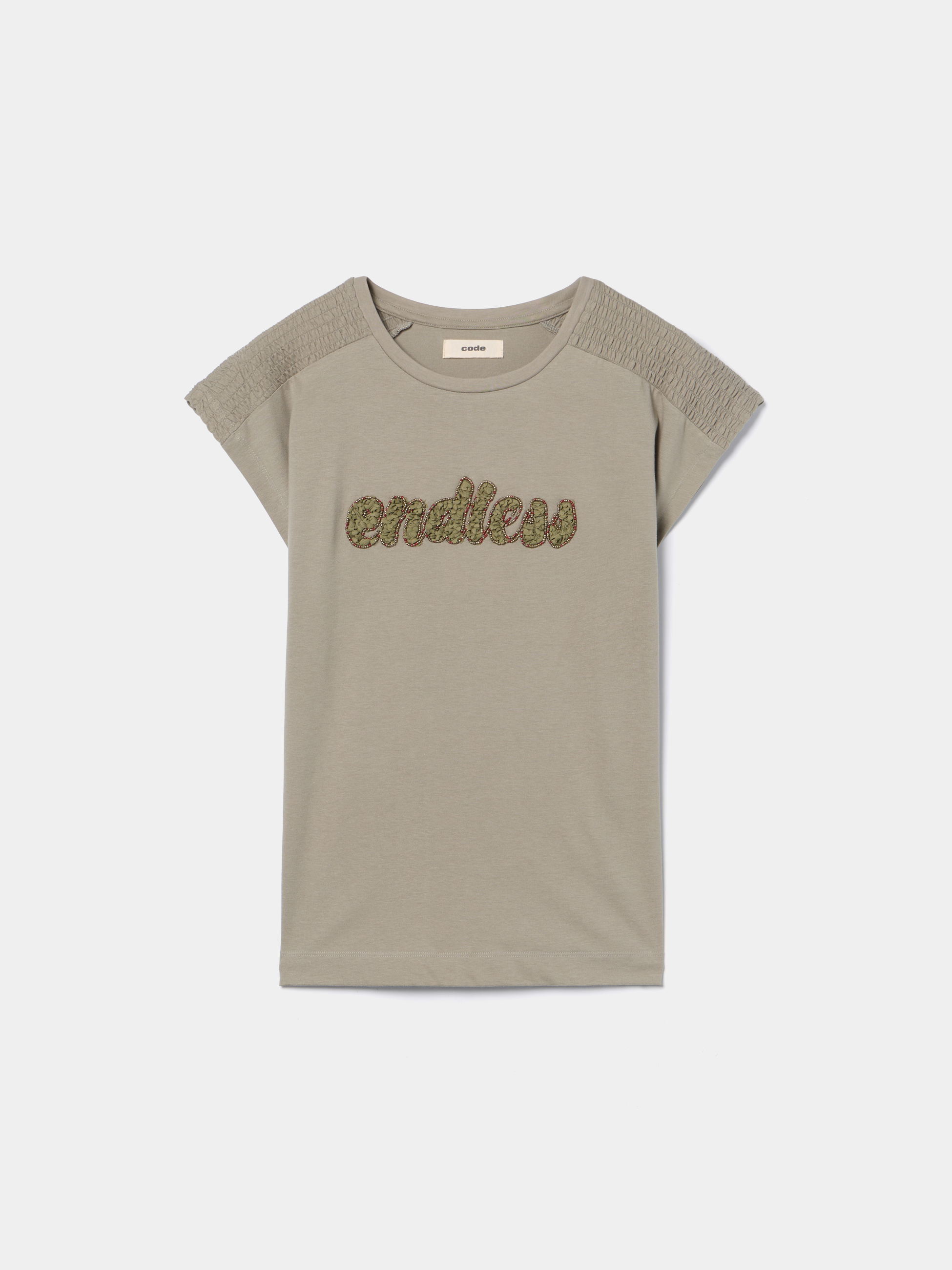 T-shirt com aplicações