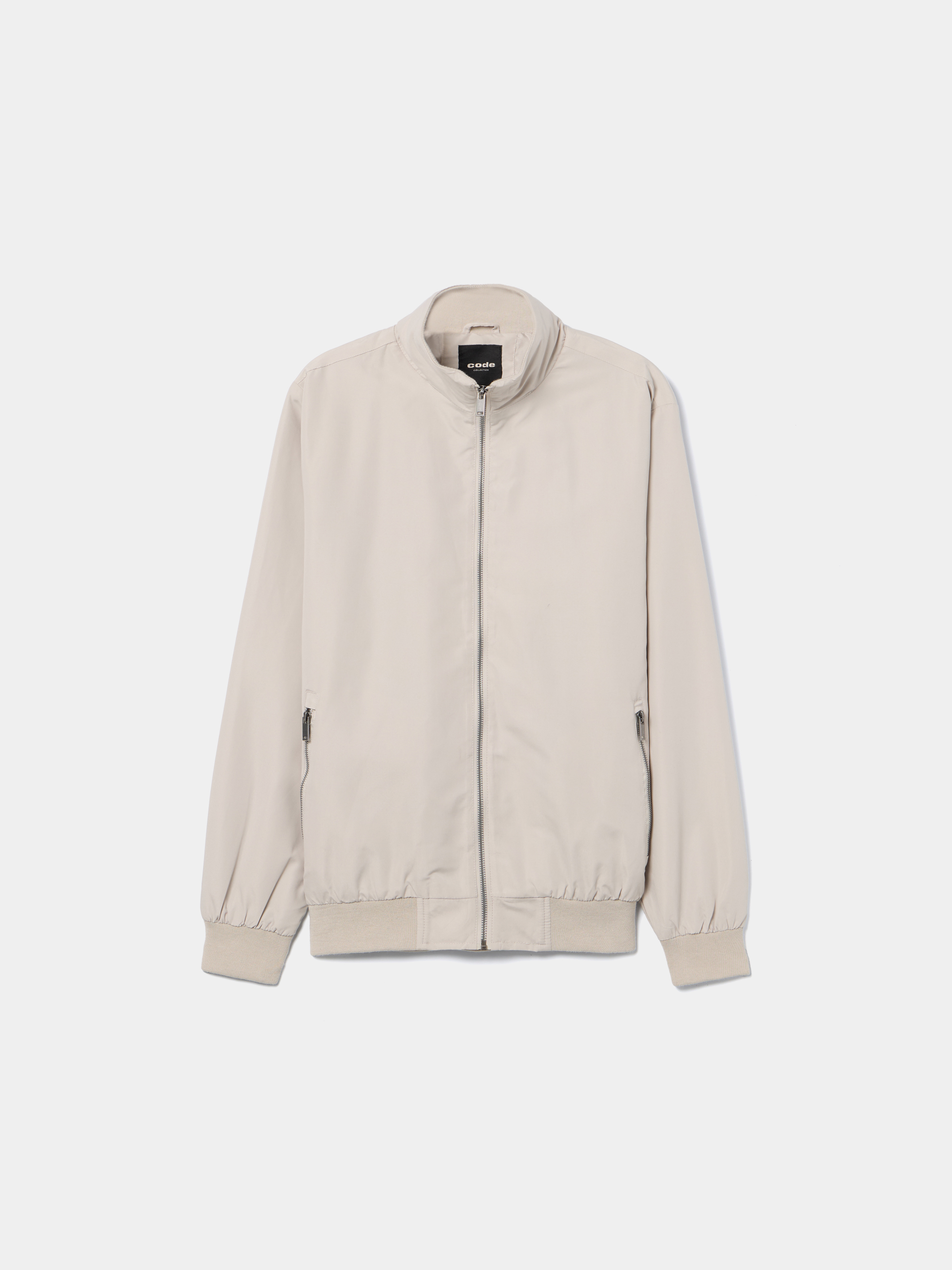 Casaco com gola subida