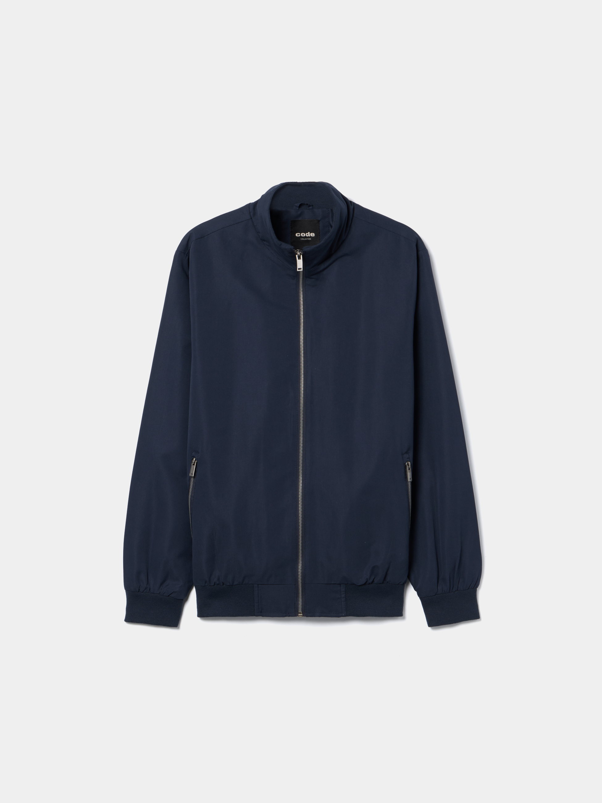 Casaco com gola subida